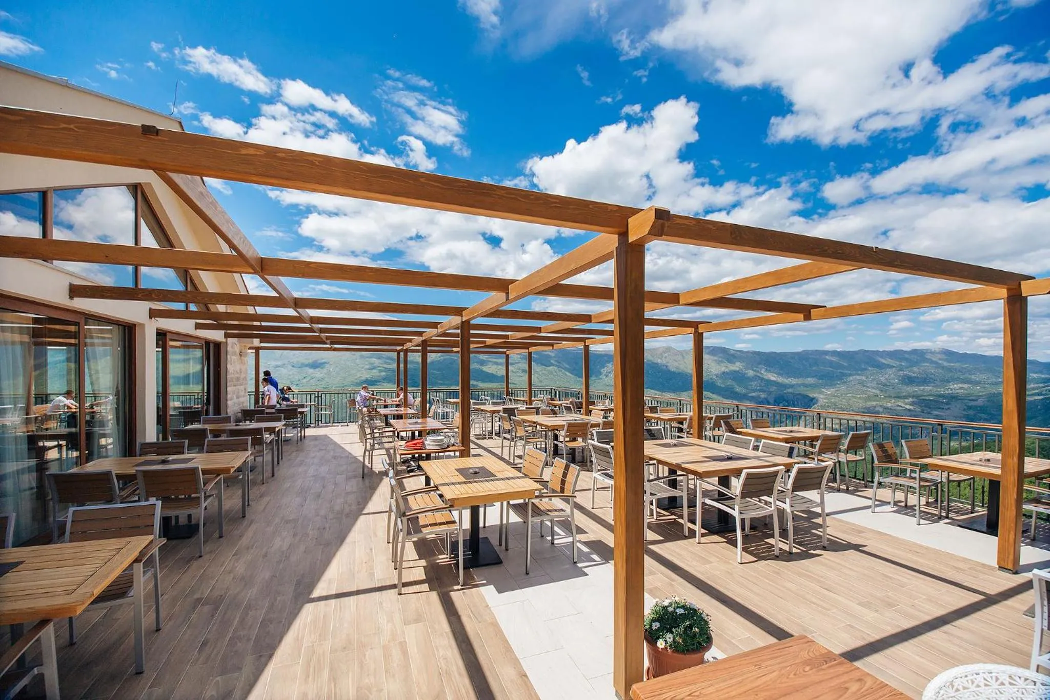 Restaurant/places to eat in Hotel Sokoline