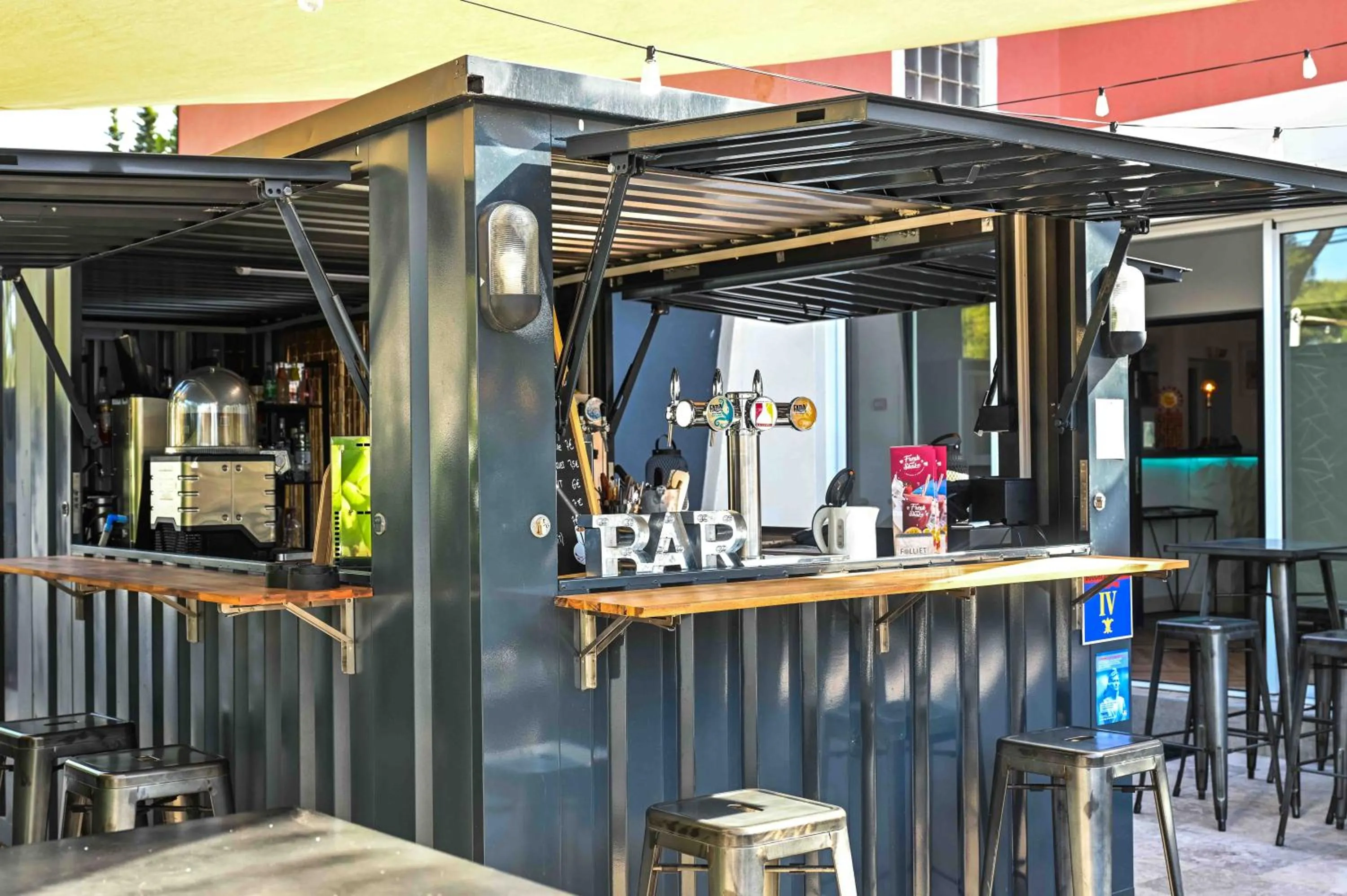 Lounge or bar in Hotel La Tuiliere