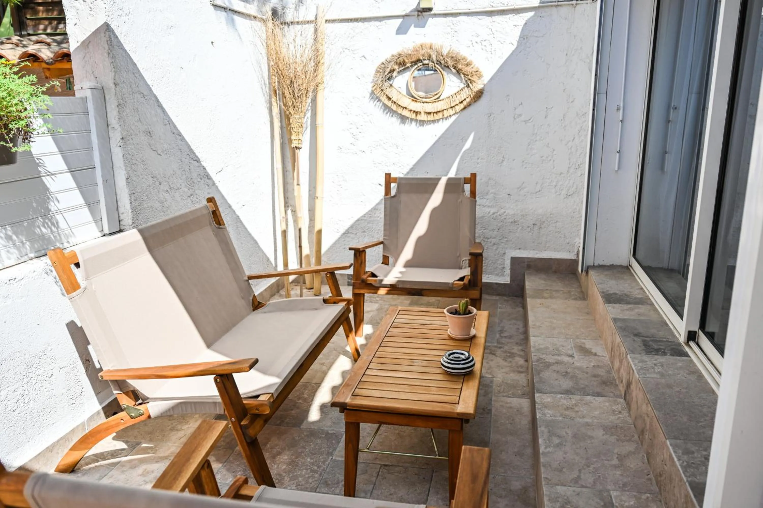 Patio in Hotel La Tuiliere