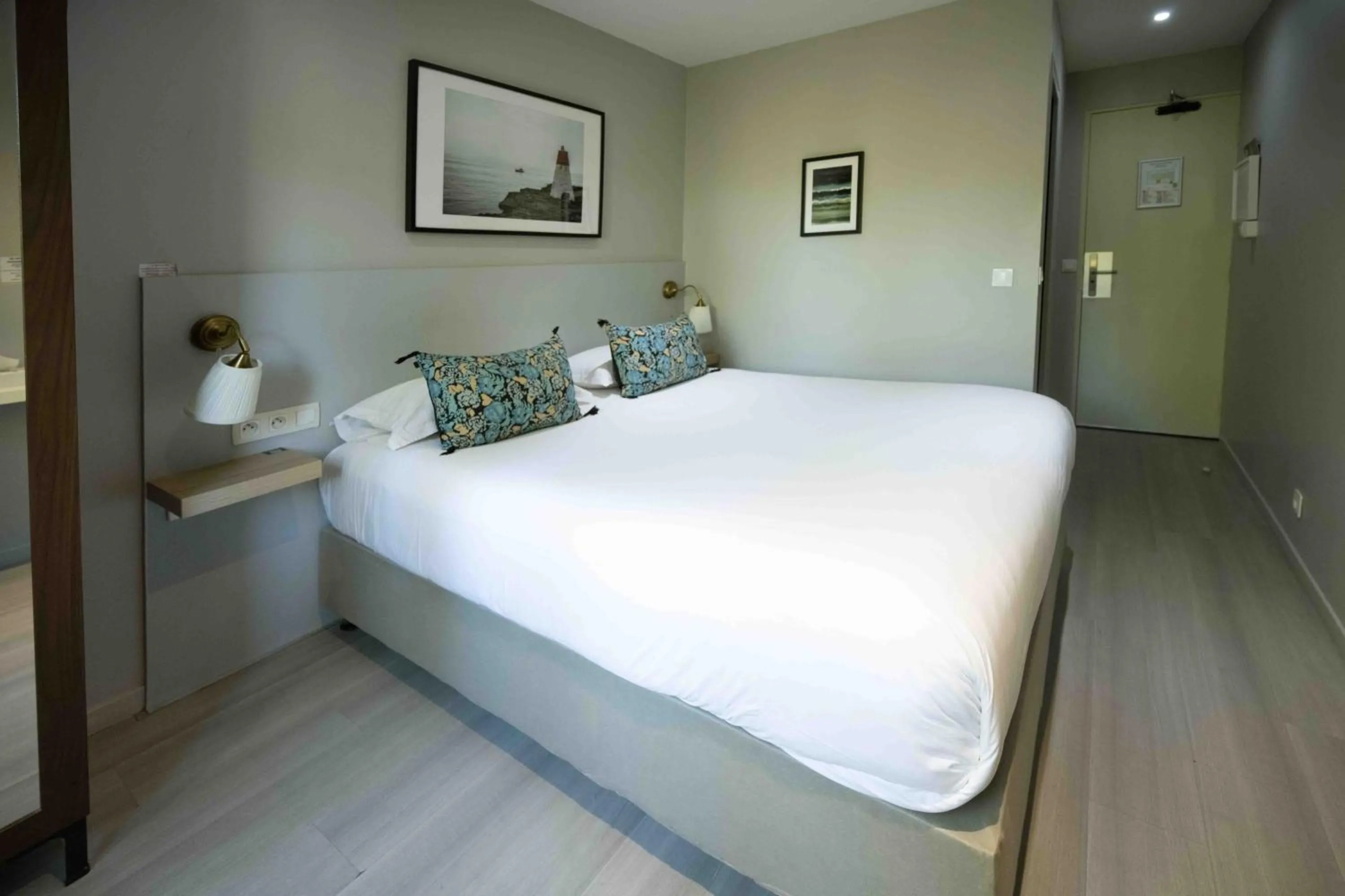 Photo of the whole room, Bed in Hotel La Tuiliere