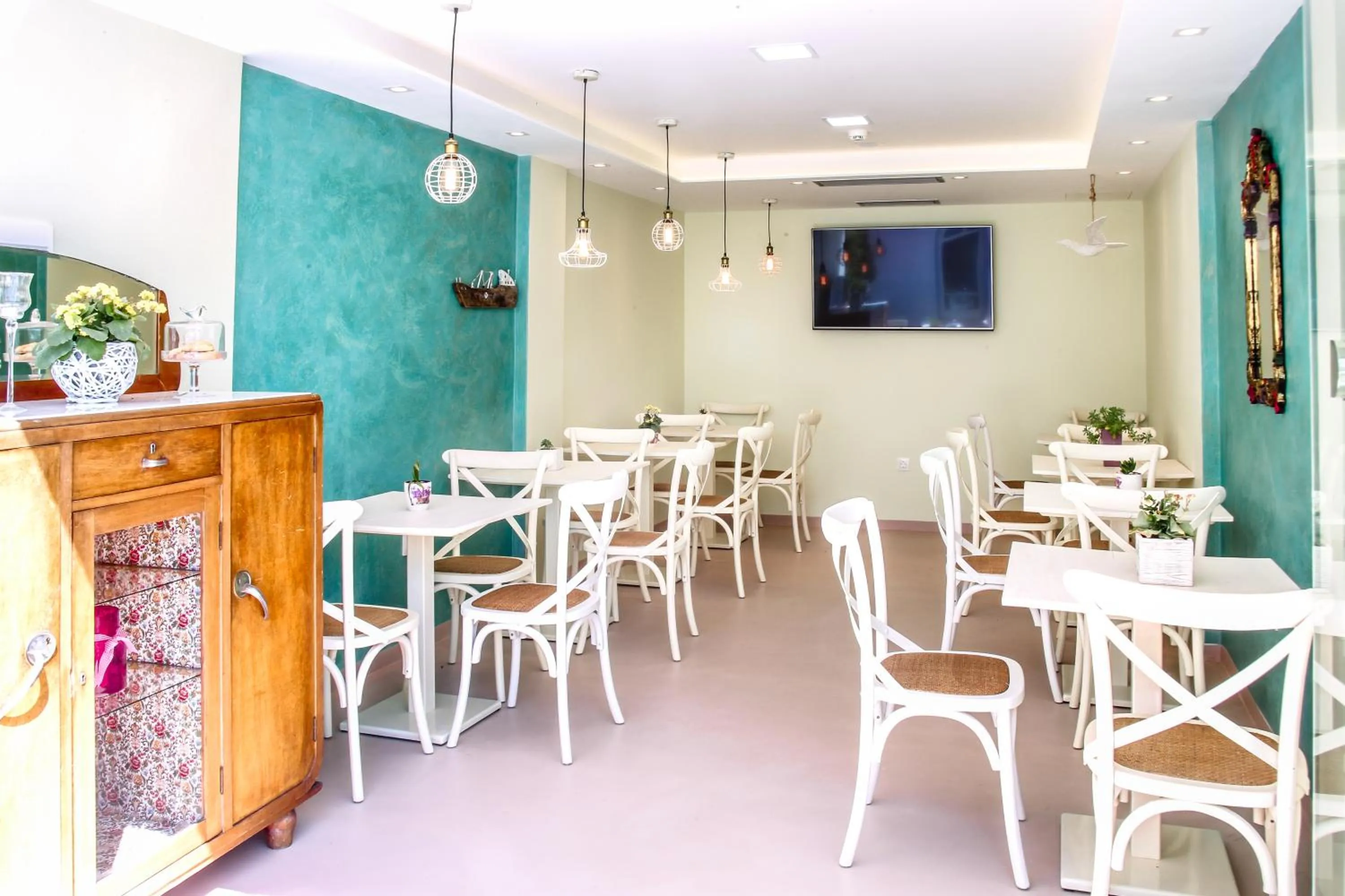 Restaurant/places to eat in Anemomiloi Andros