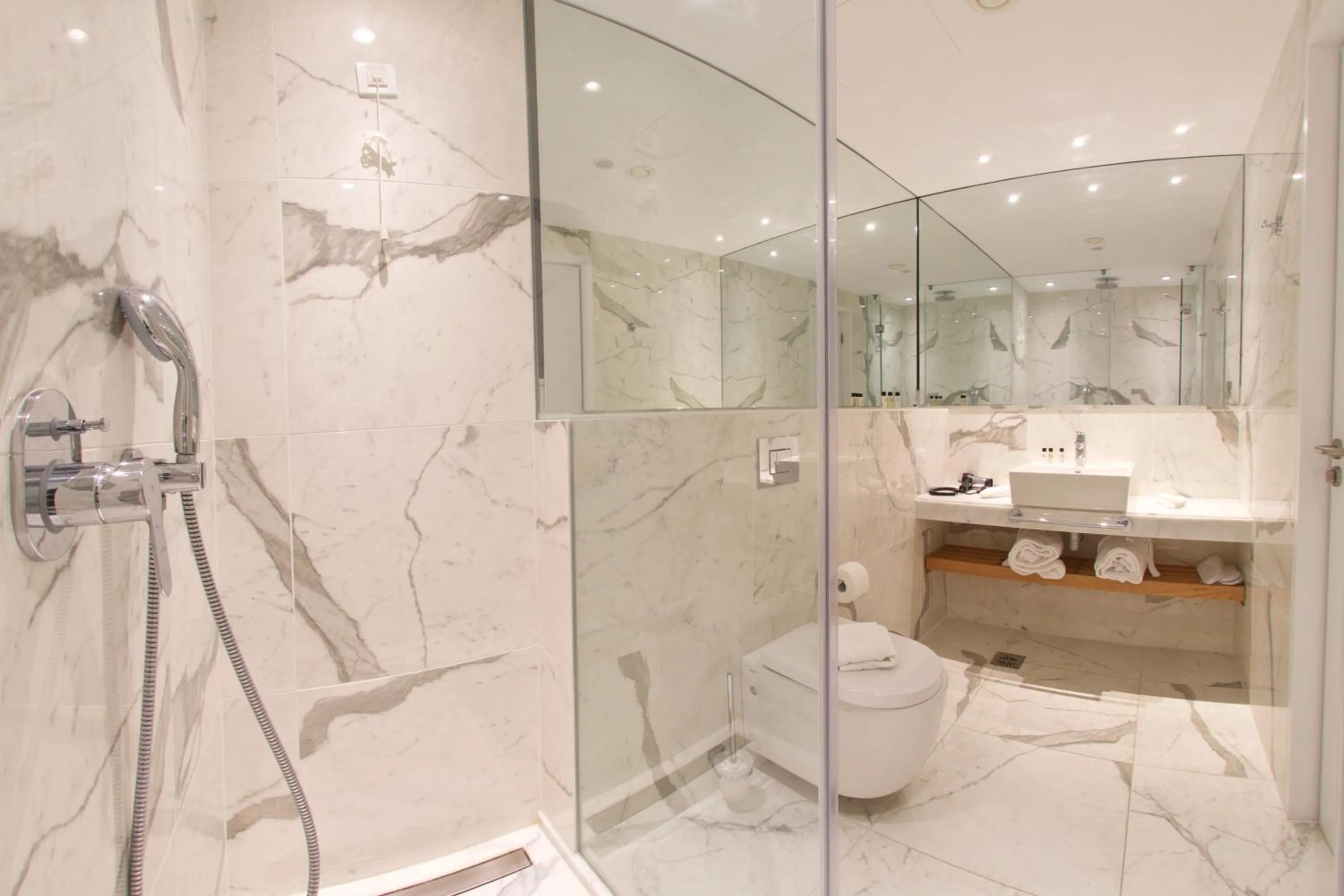 Toilet in Aenos Hotel