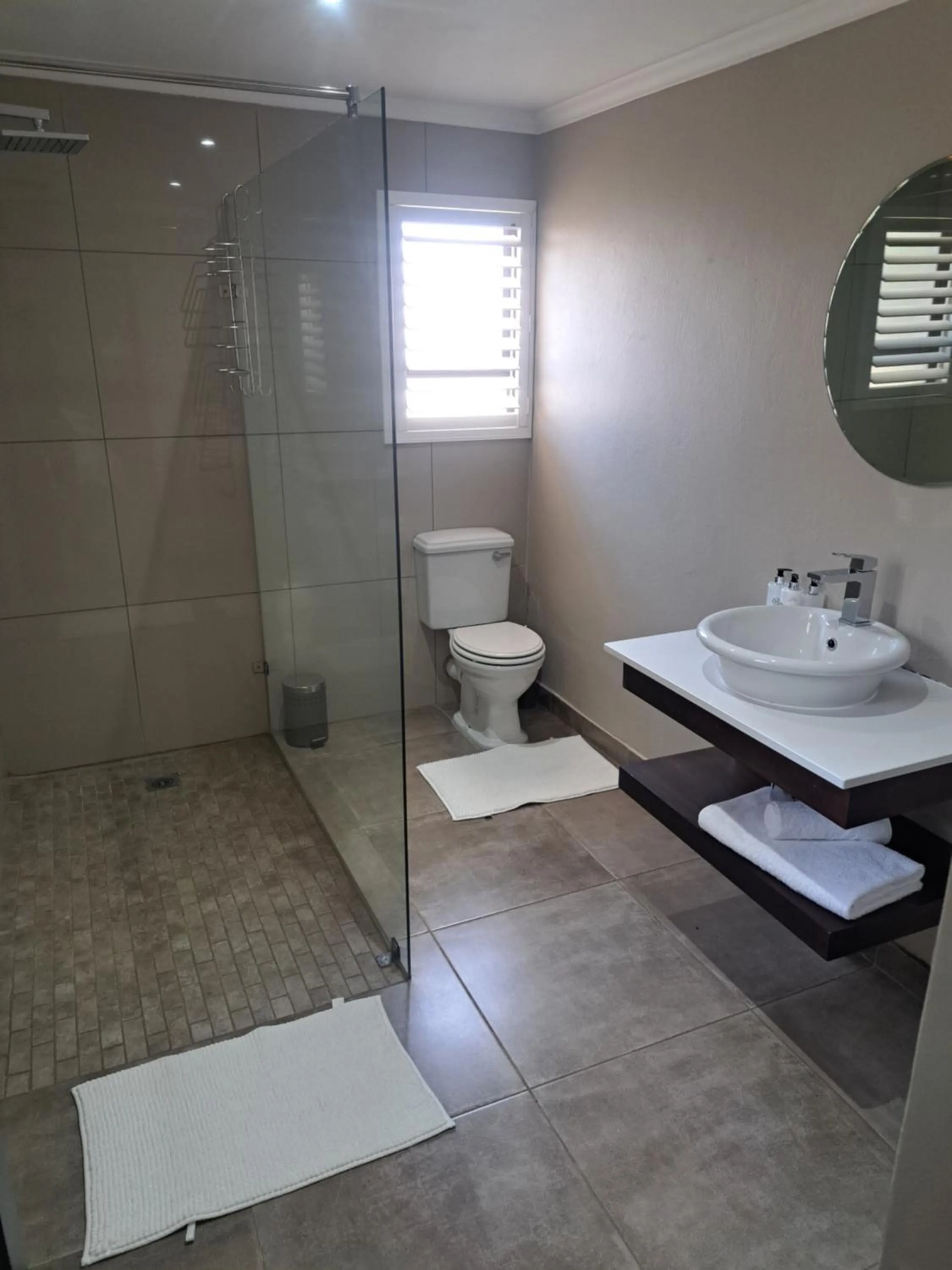 Shower in Abella Bed and Breakfast