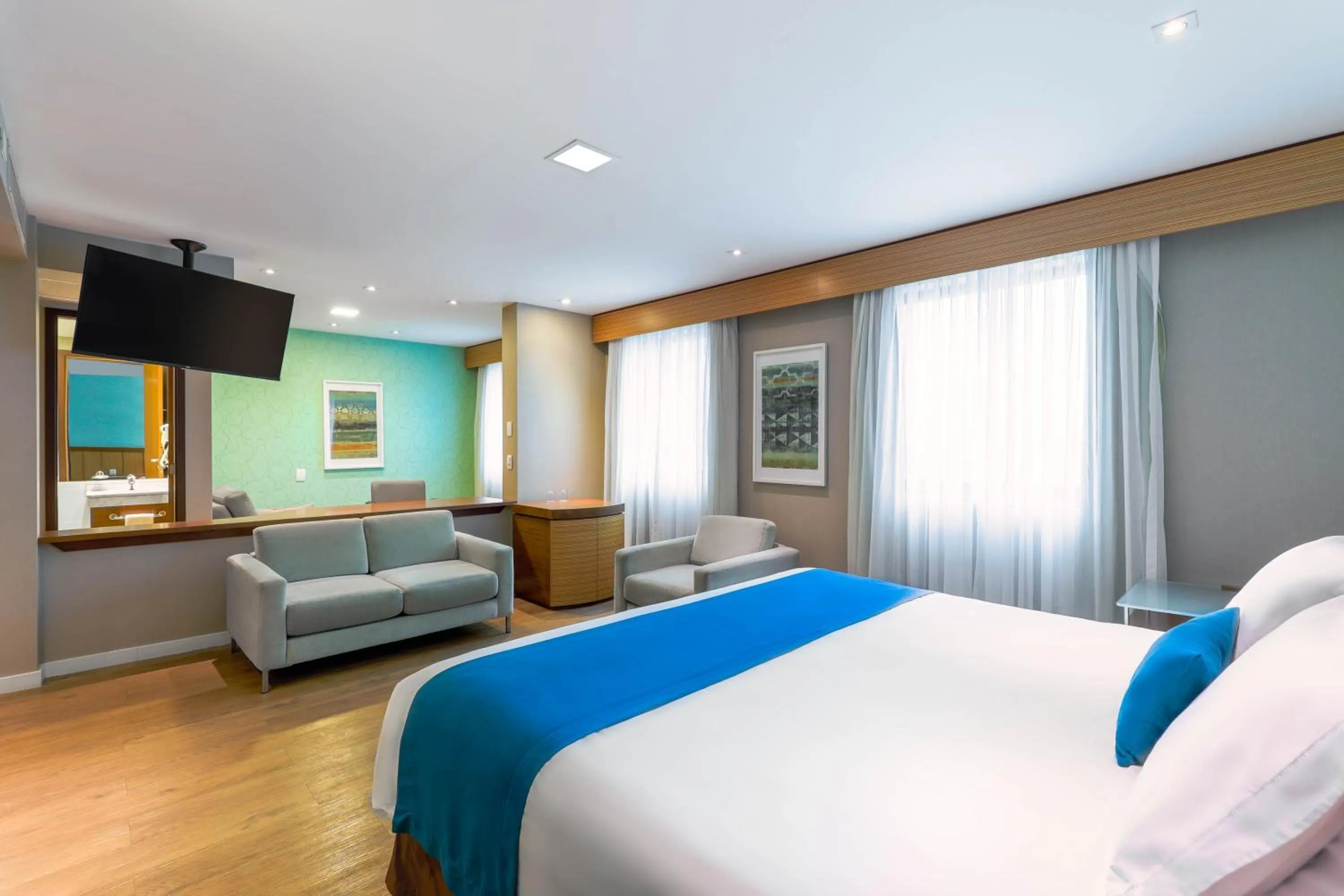 Bed in Wyndham Sao Paulo Ibirapuera Convention Plaza