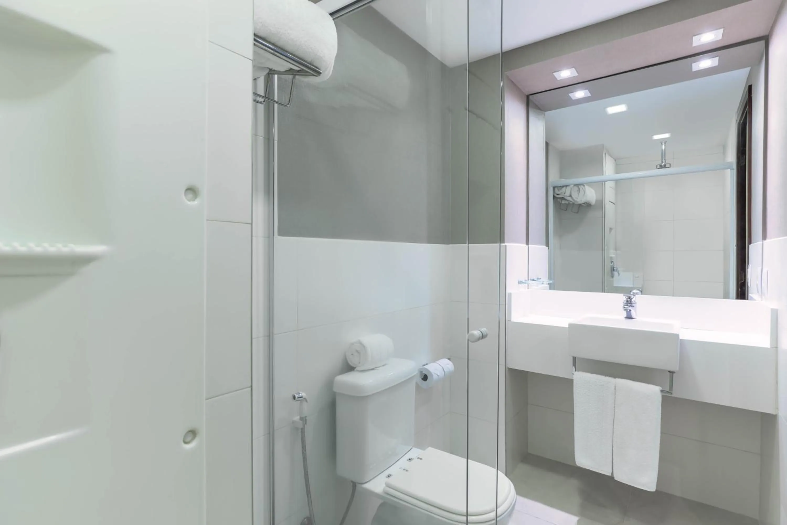 Shower in Wyndham Sao Paulo Ibirapuera Convention Plaza