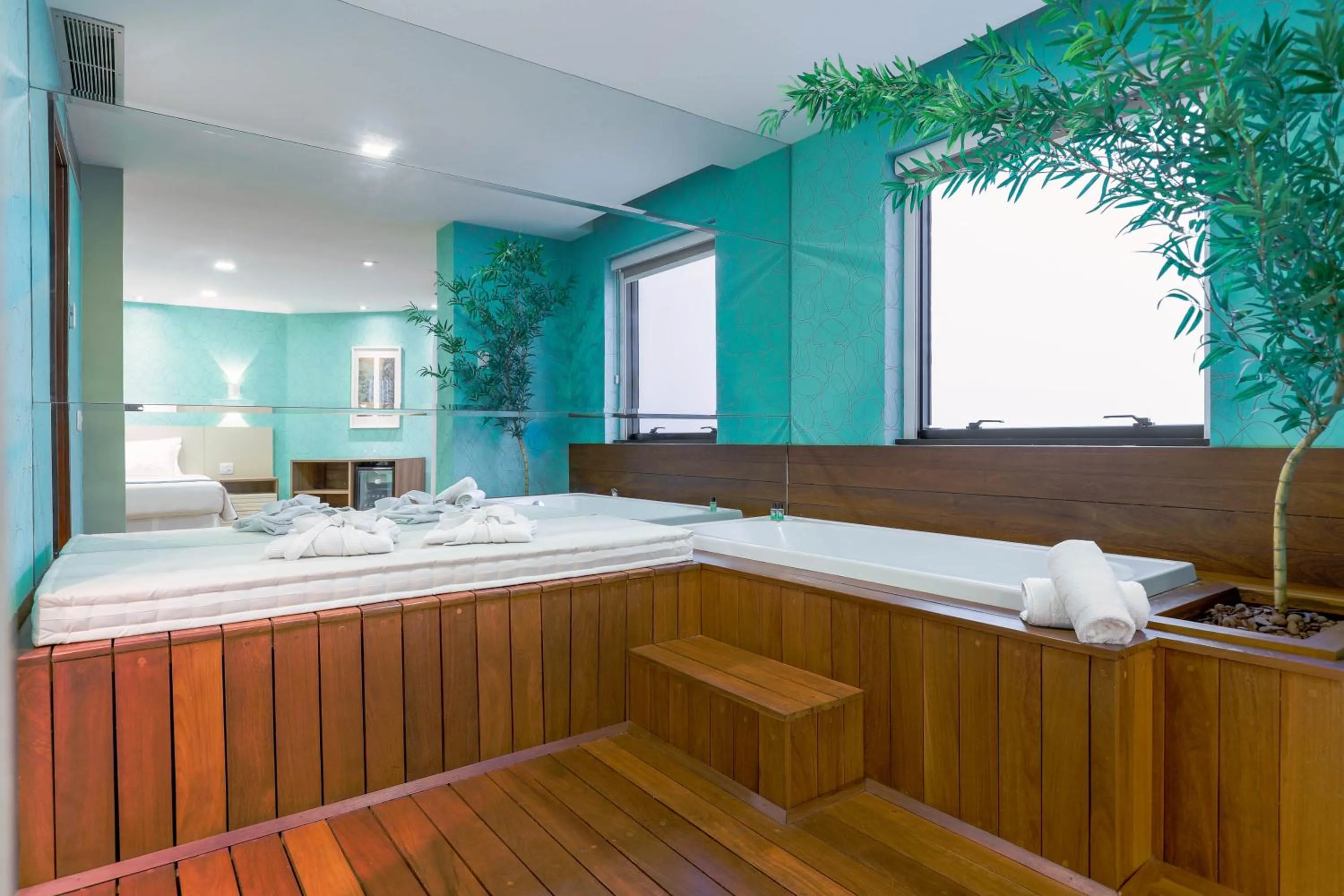 Decorative detail, Bed in Wyndham Sao Paulo Ibirapuera Convention Plaza