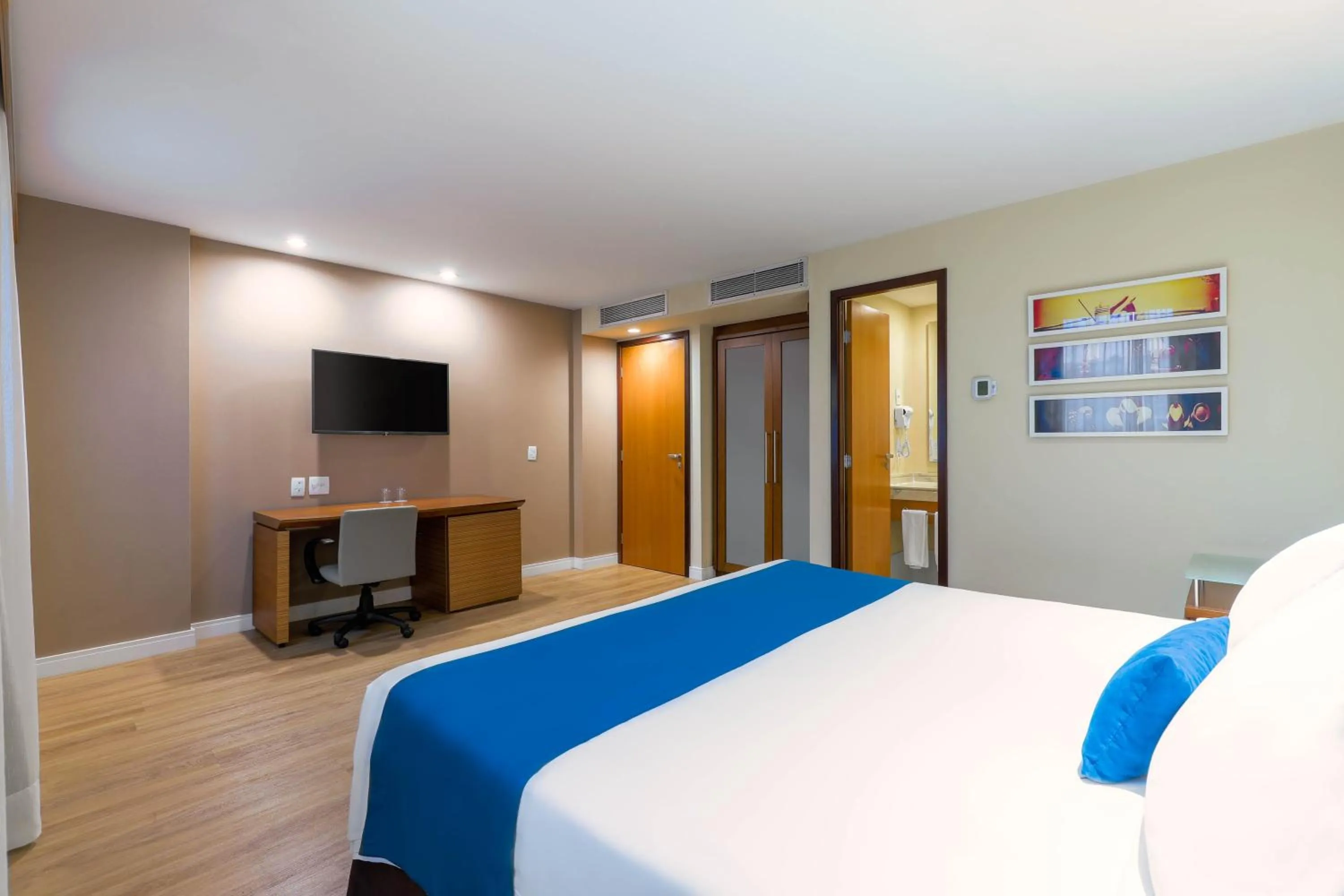 Bed in Wyndham Sao Paulo Ibirapuera Convention Plaza