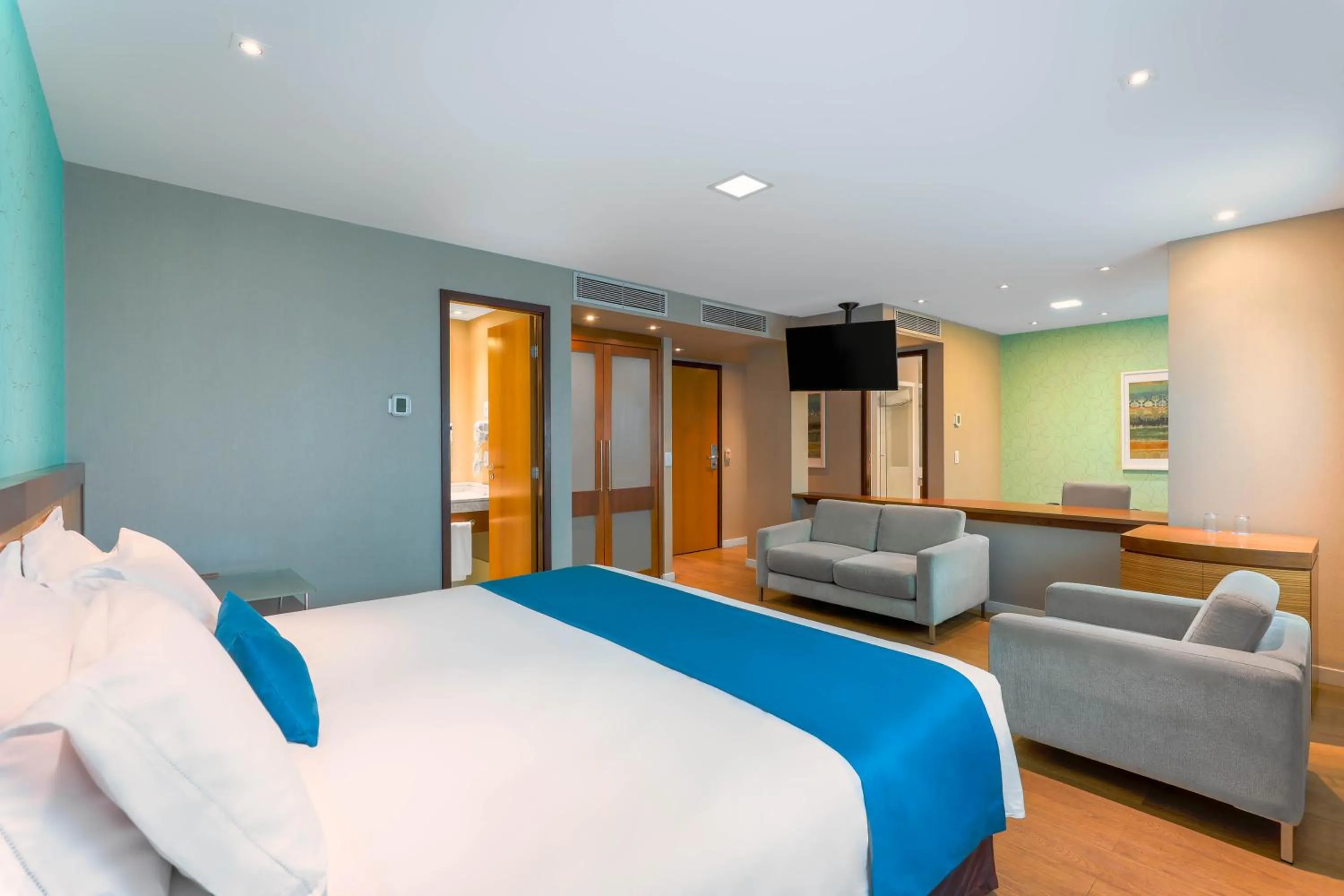 Bed in Wyndham Sao Paulo Ibirapuera Convention Plaza