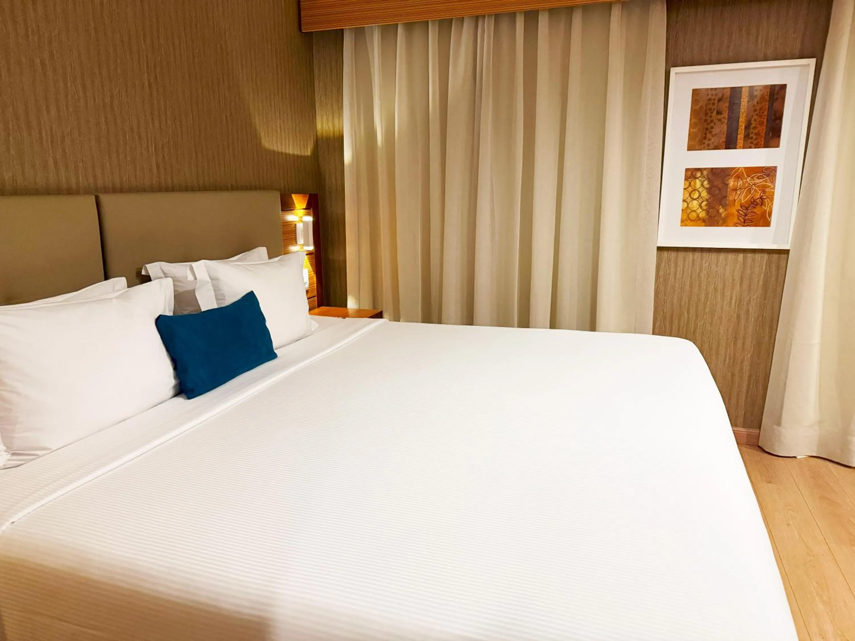 Bed in Wyndham Sao Paulo Ibirapuera Convention Plaza