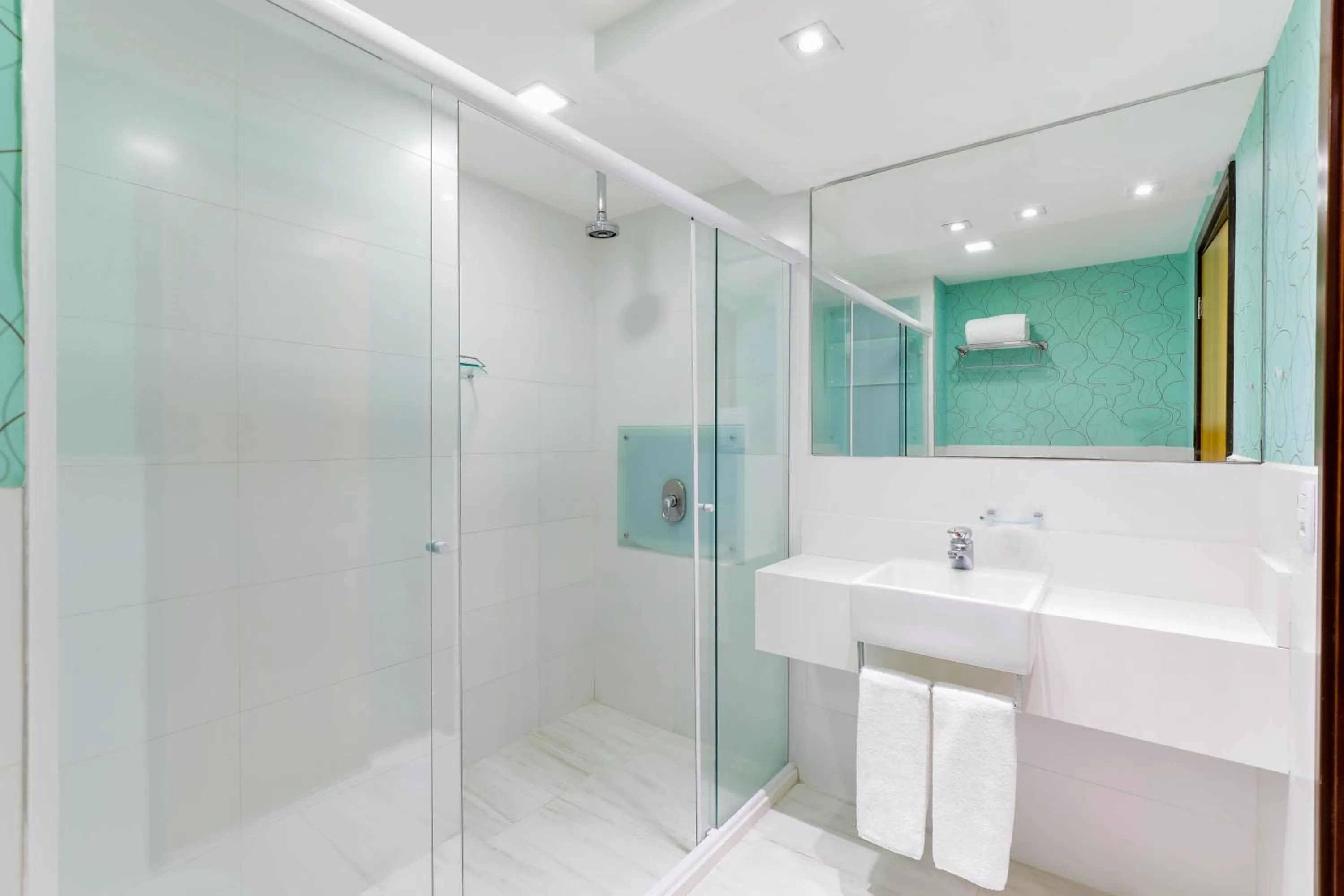 Shower in Wyndham Sao Paulo Ibirapuera Convention Plaza