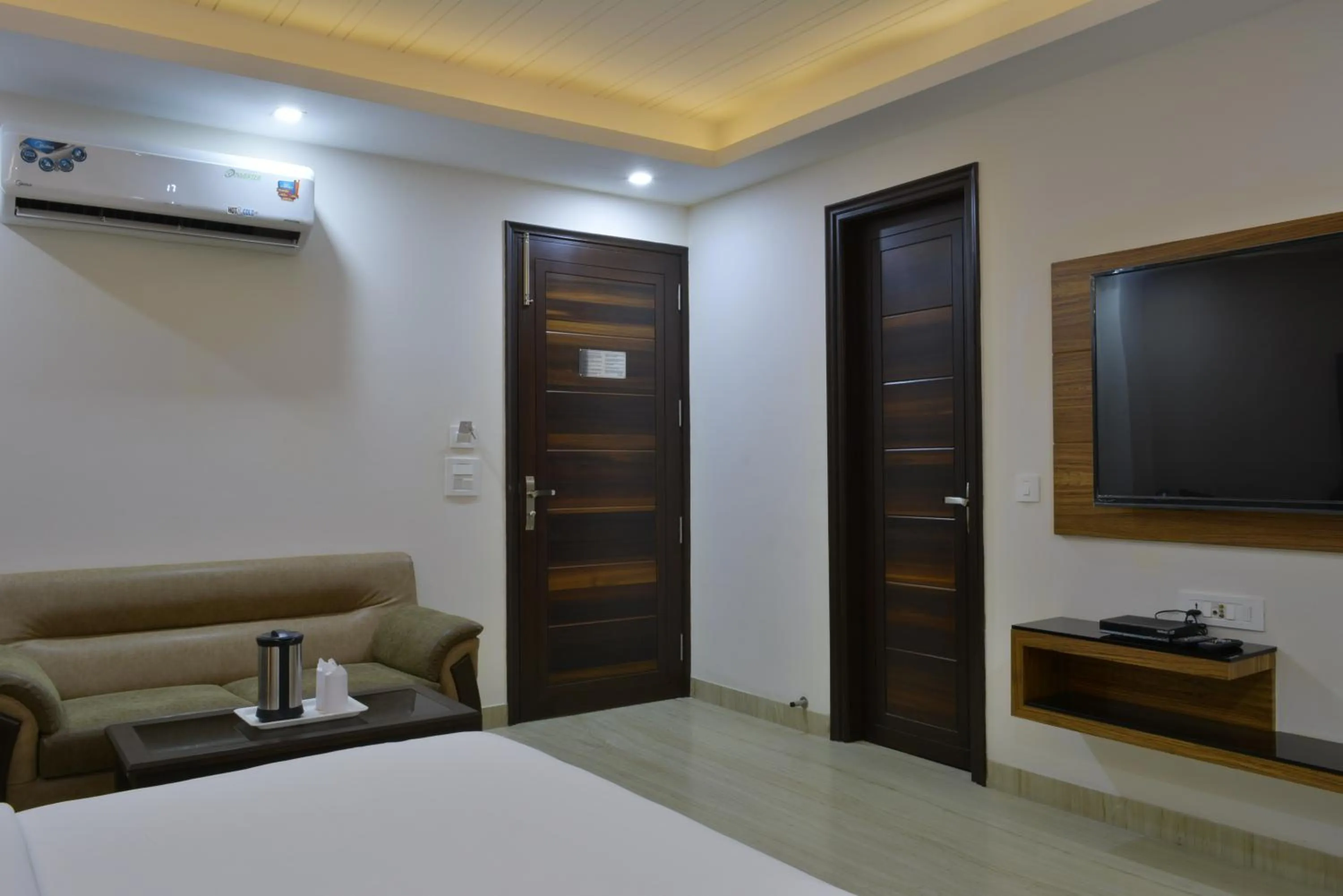 TV and multimedia, Bed in Hotel Tara Palace Redfort