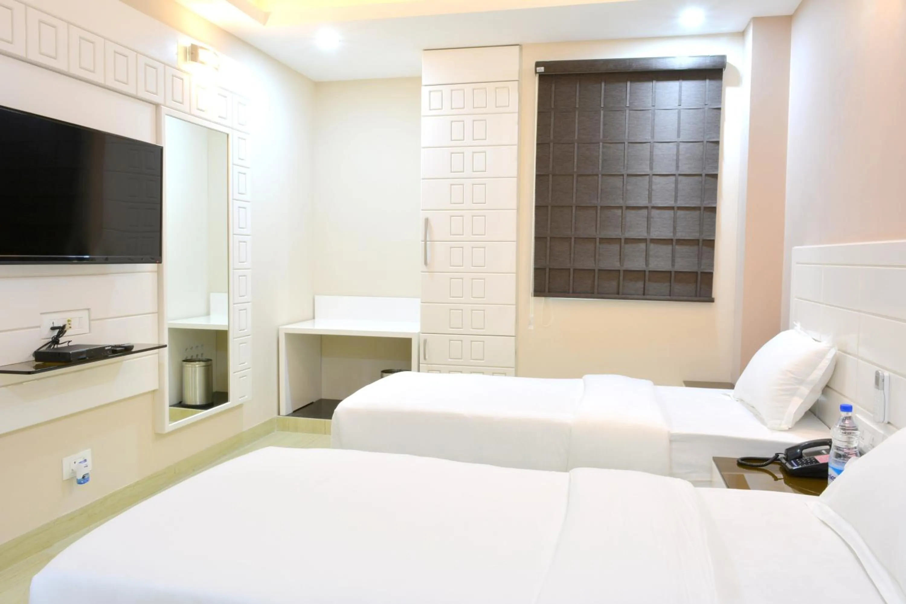 Photo of the whole room, Bed in Hotel Tara Palace Redfort