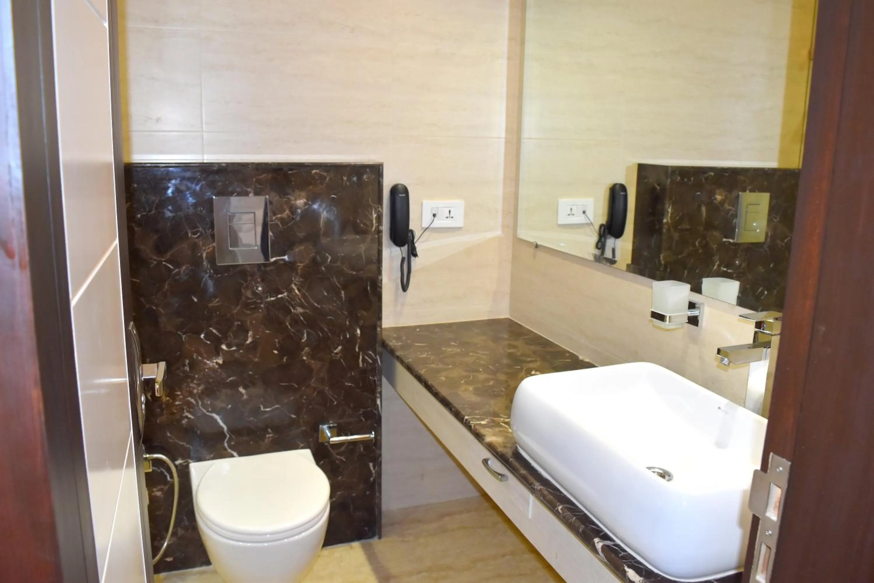 Toilet in Hotel Tara Palace Redfort