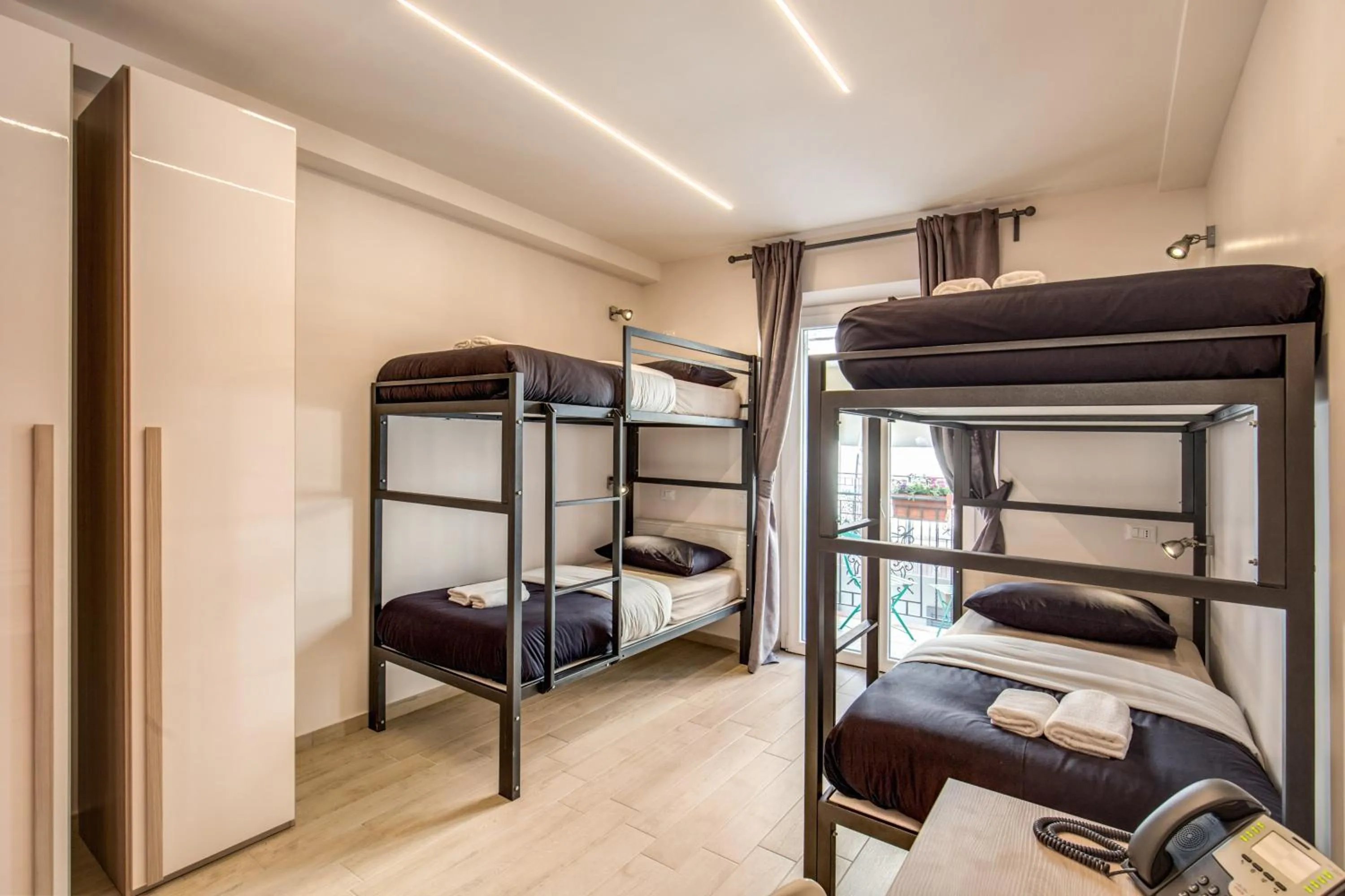 bunk bed, Bed in Aurelia Vatican Apartments