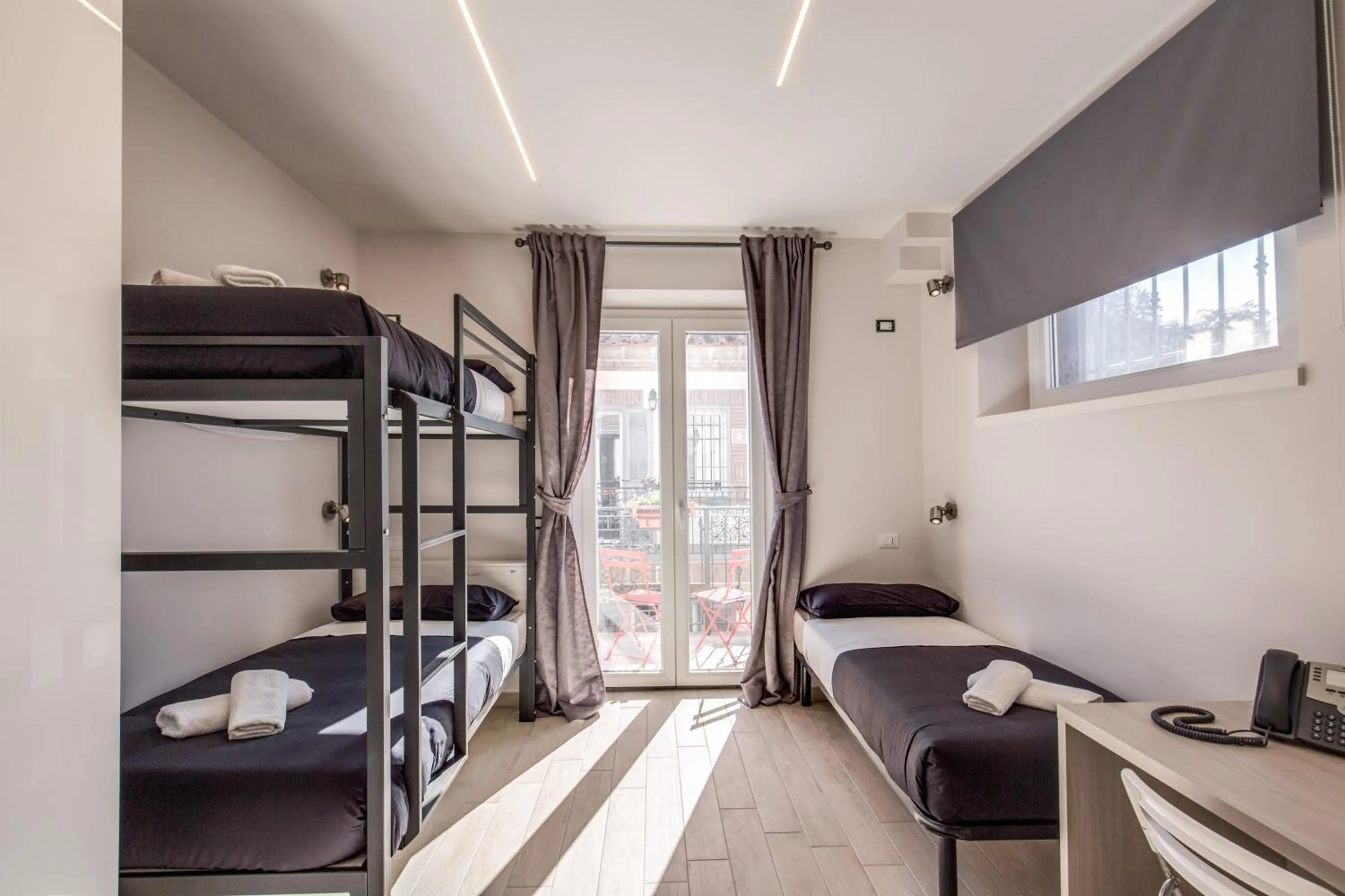 bunk bed, Bed in Aurelia Vatican Apartments