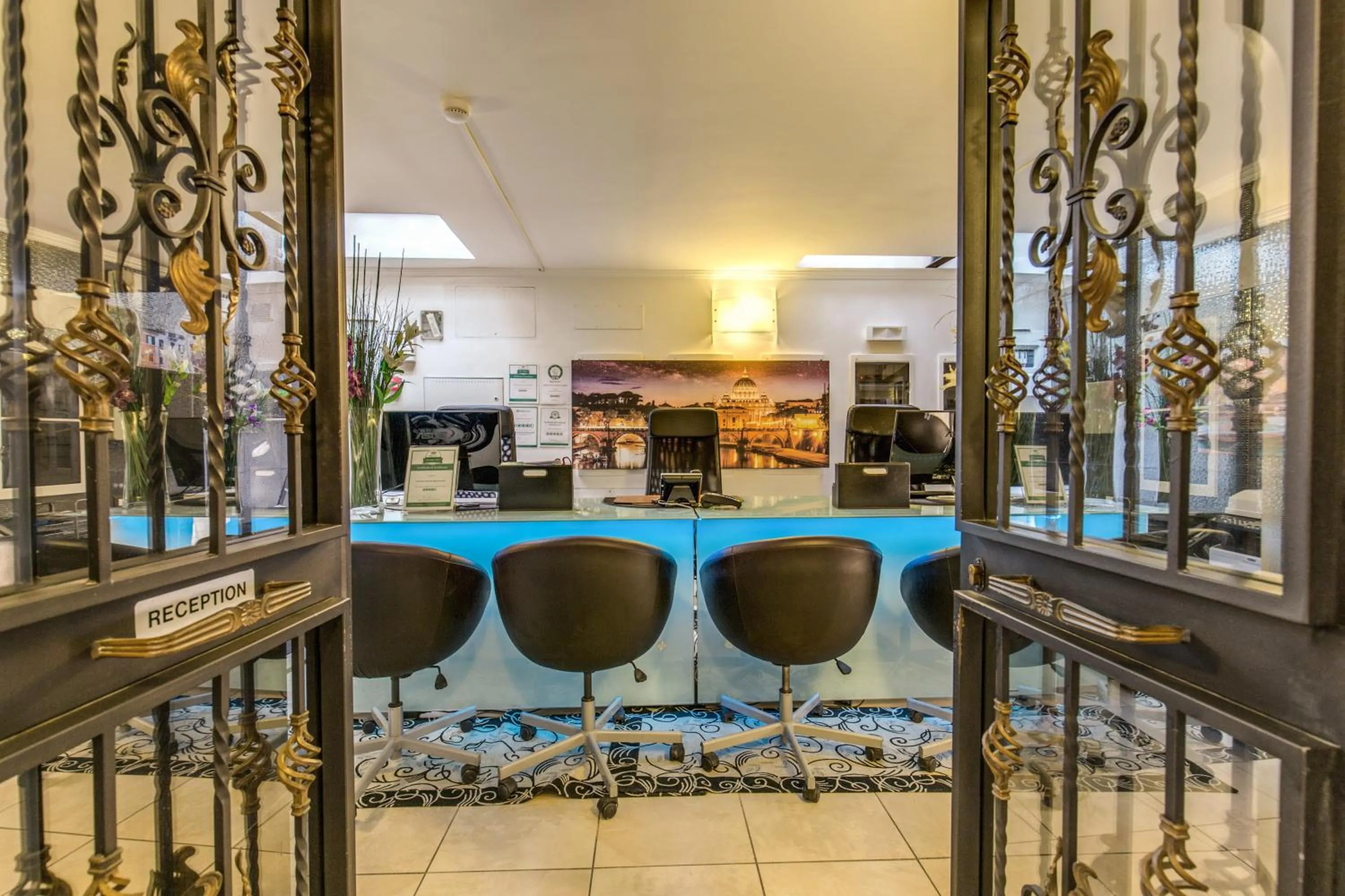 Lounge or bar in Aurelia Vatican Apartments