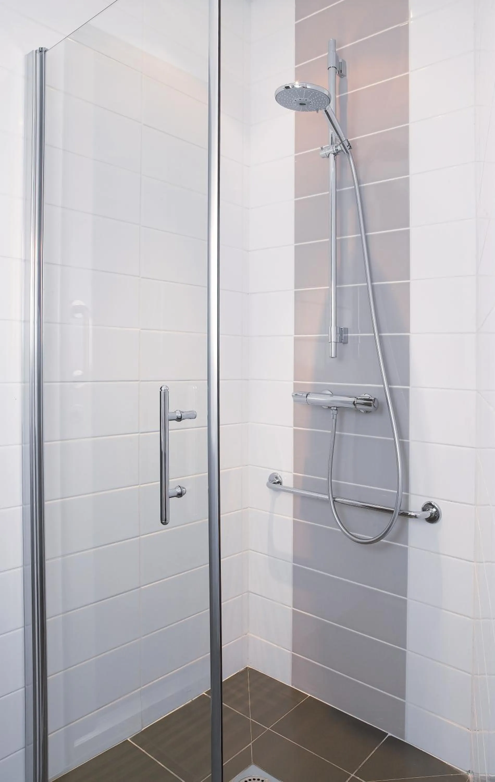 Shower in Park Hôtel & Appartements