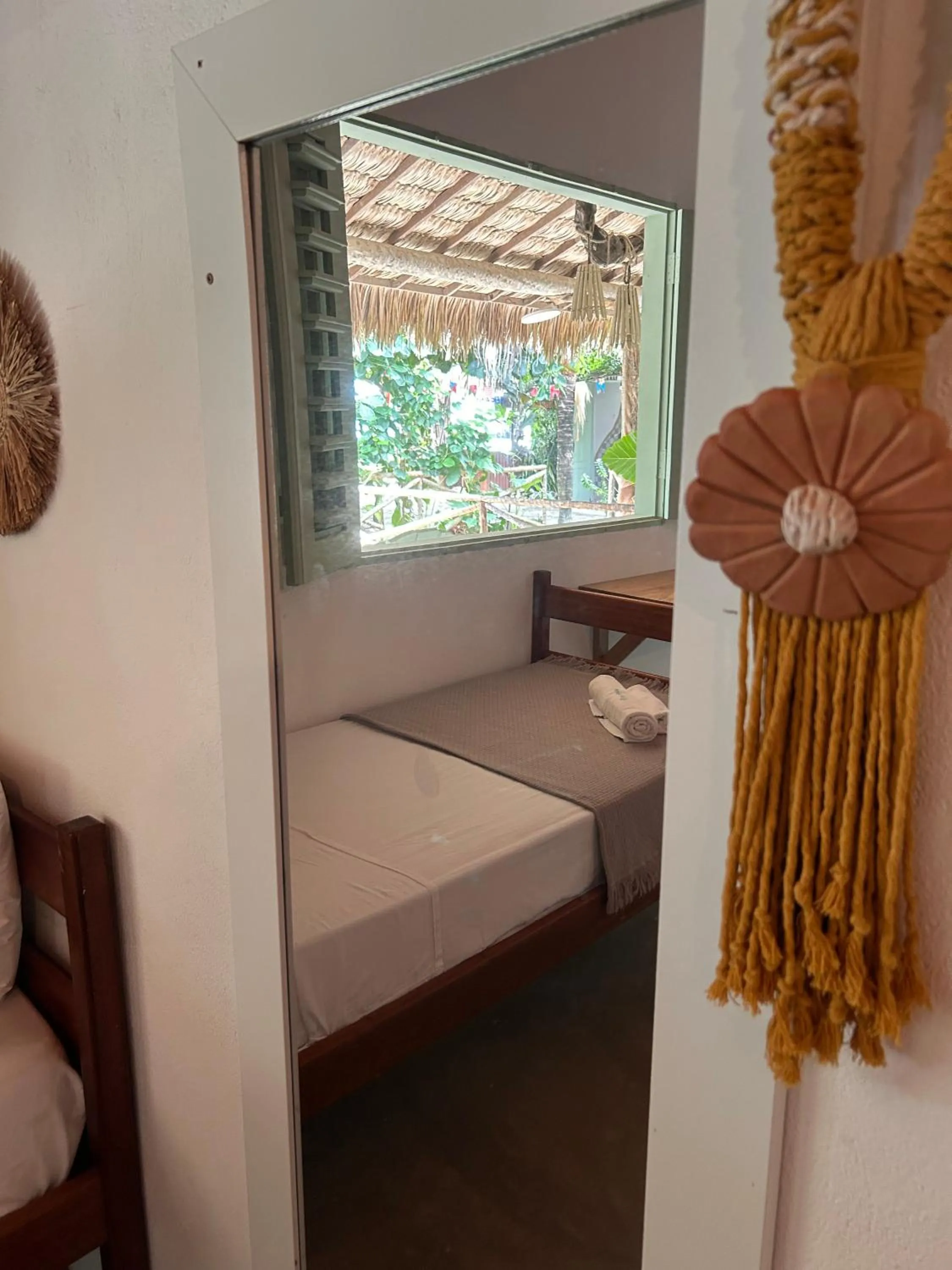 Photo of the whole room, Bed in Cabaré Du Vento