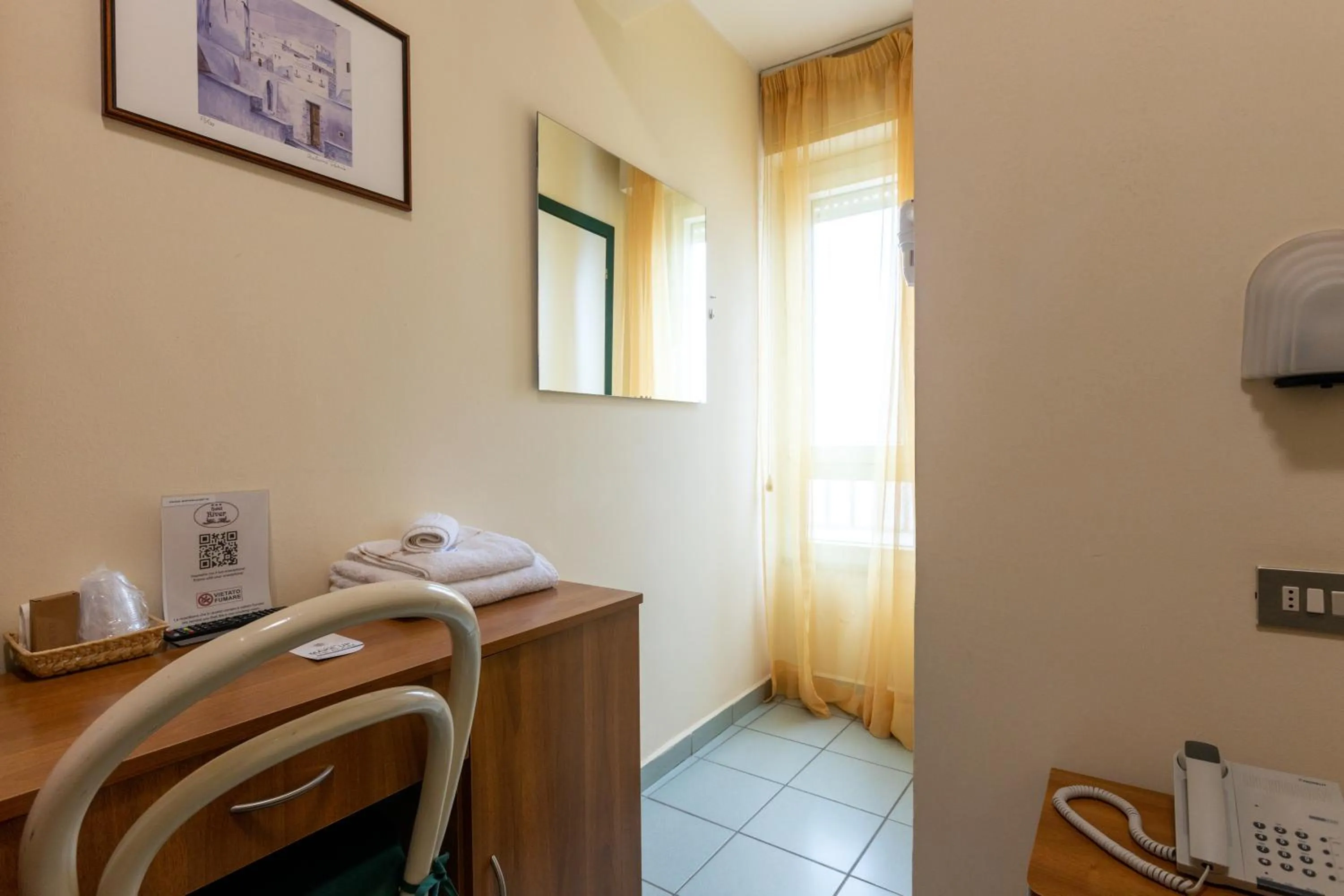 hair dresser in Hotel River fronte mare con piscina