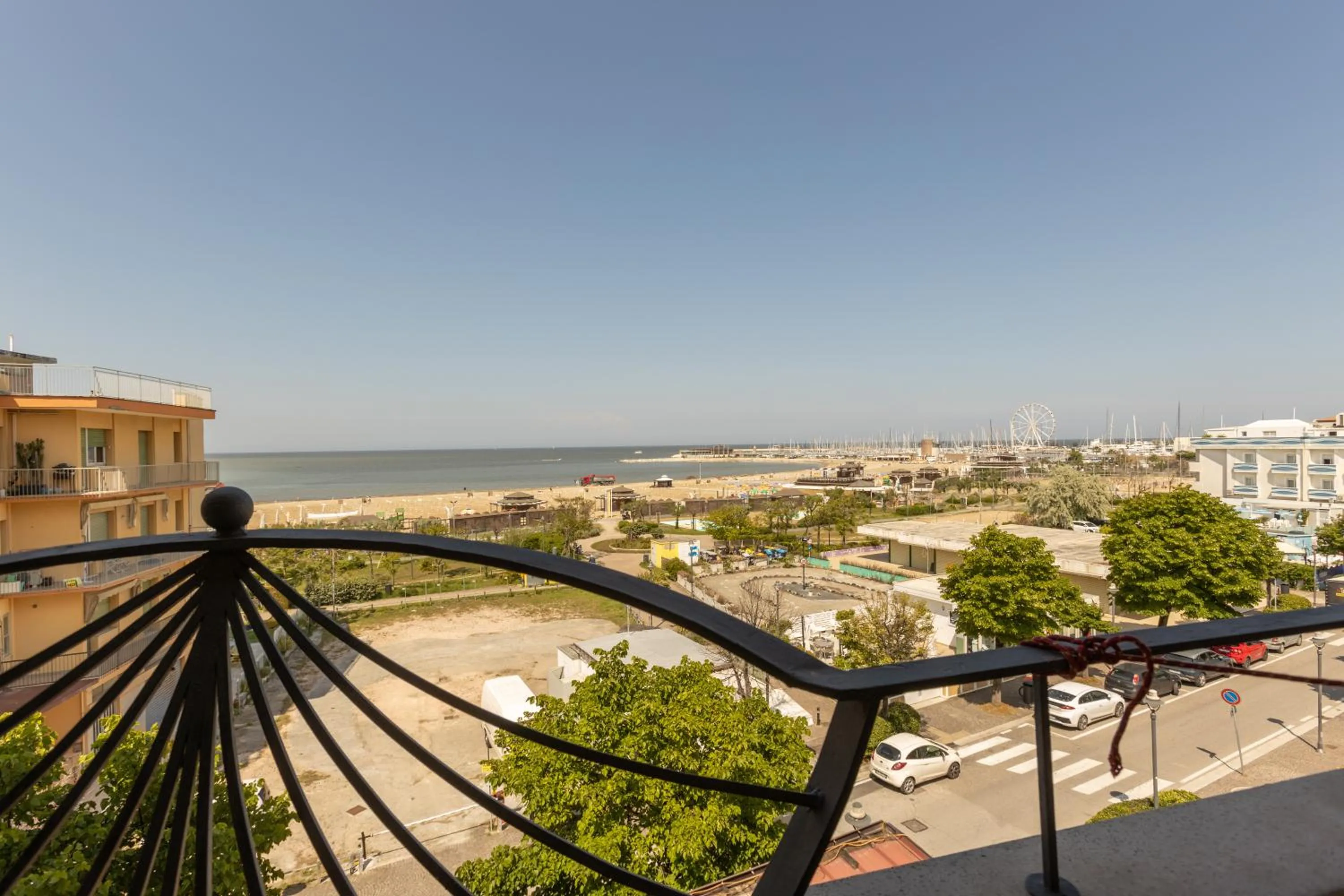 Natural landscape in Hotel River fronte mare con piscina