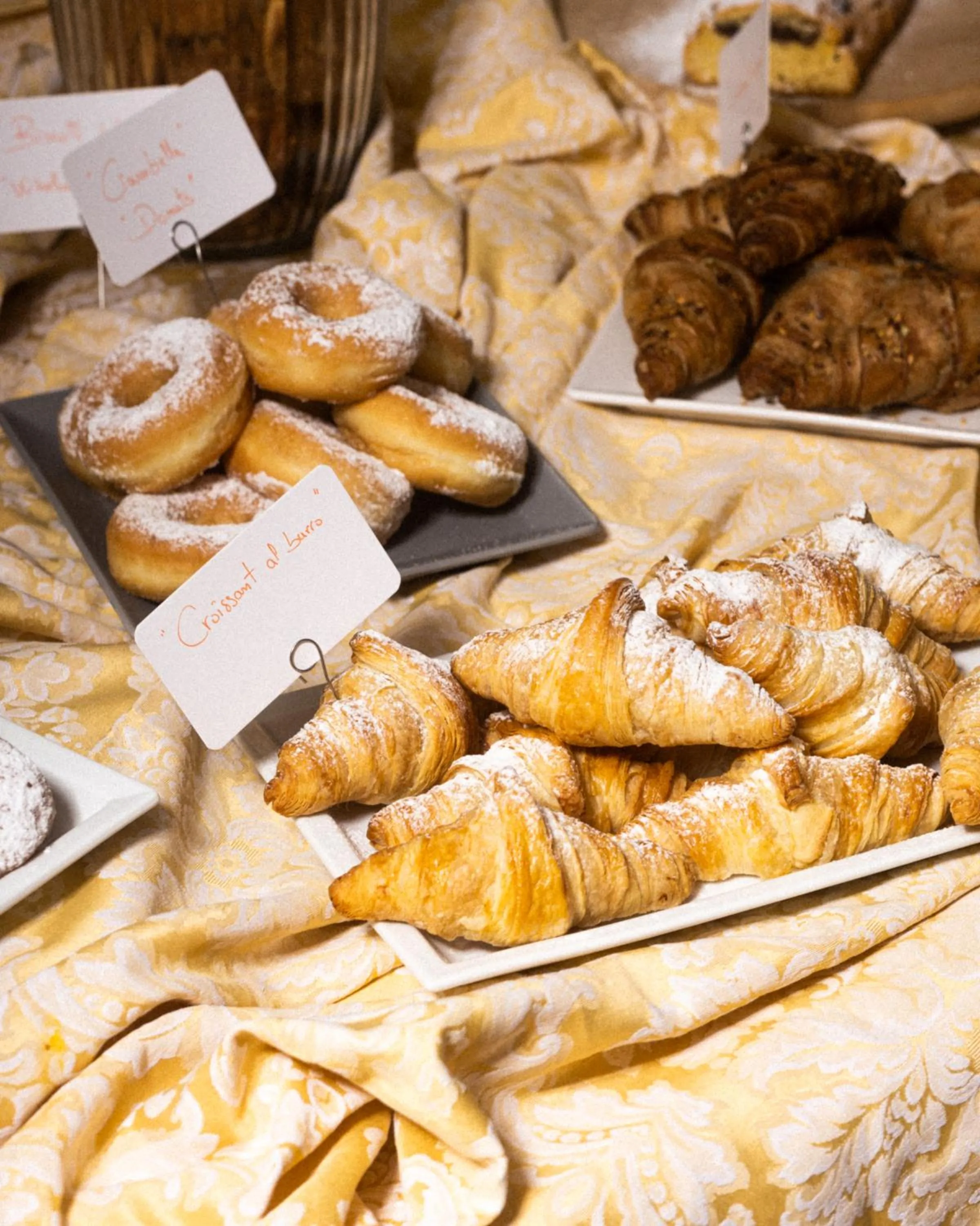 Food in Hotel River fronte mare con piscina