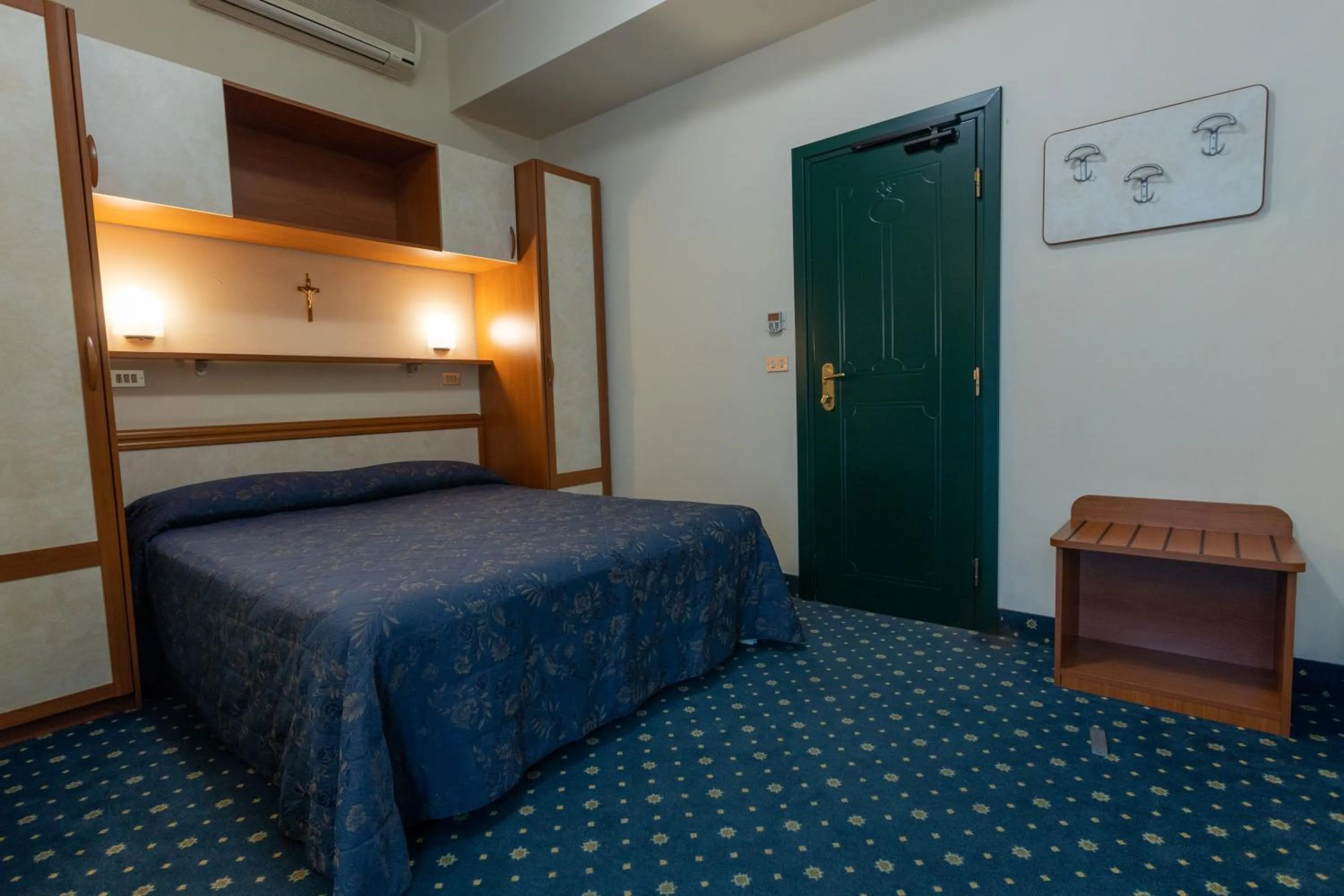 Bed in Hotel River fronte mare con piscina