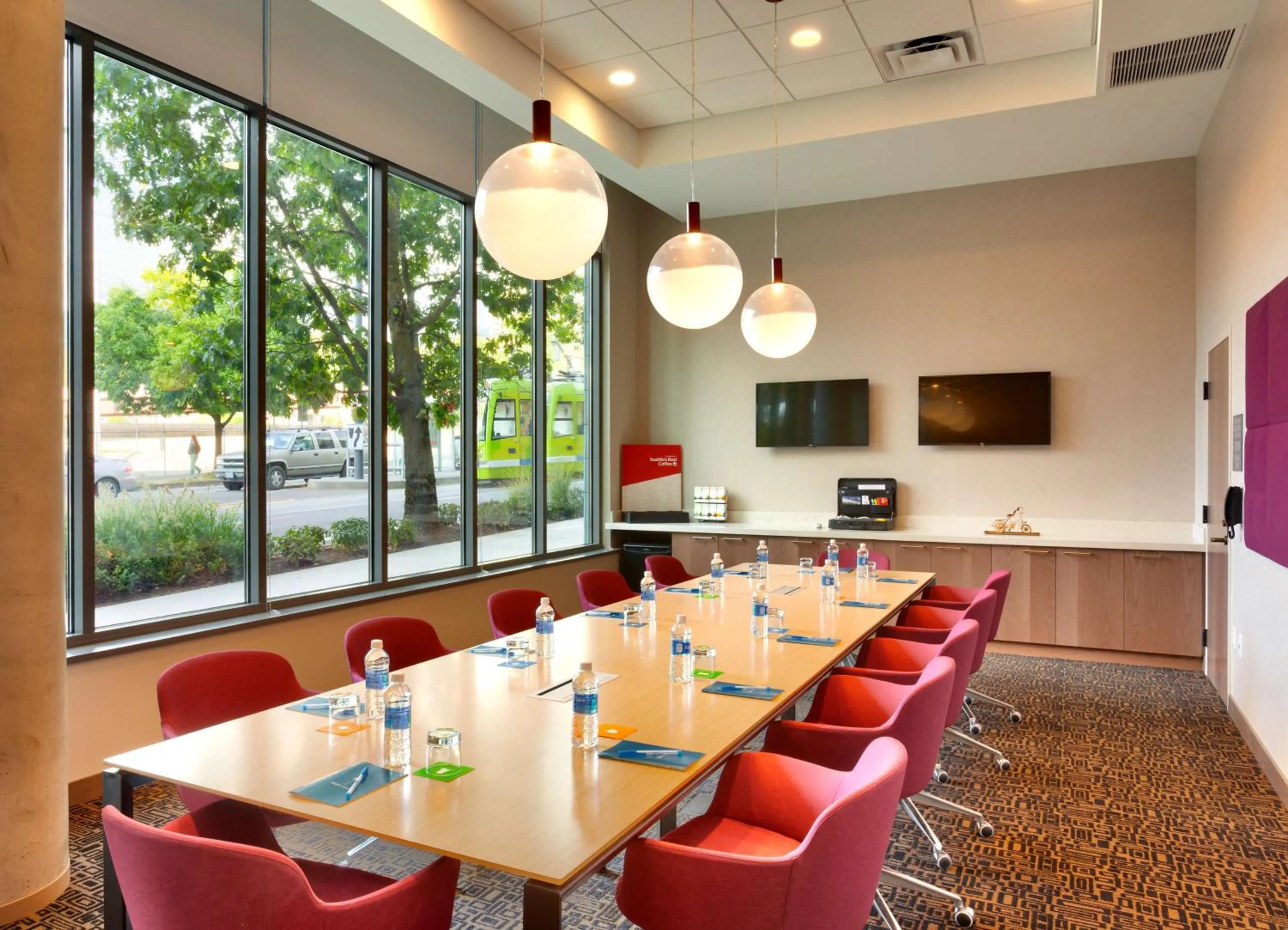 Meeting/conference room in Hyatt House Portland / Downtown