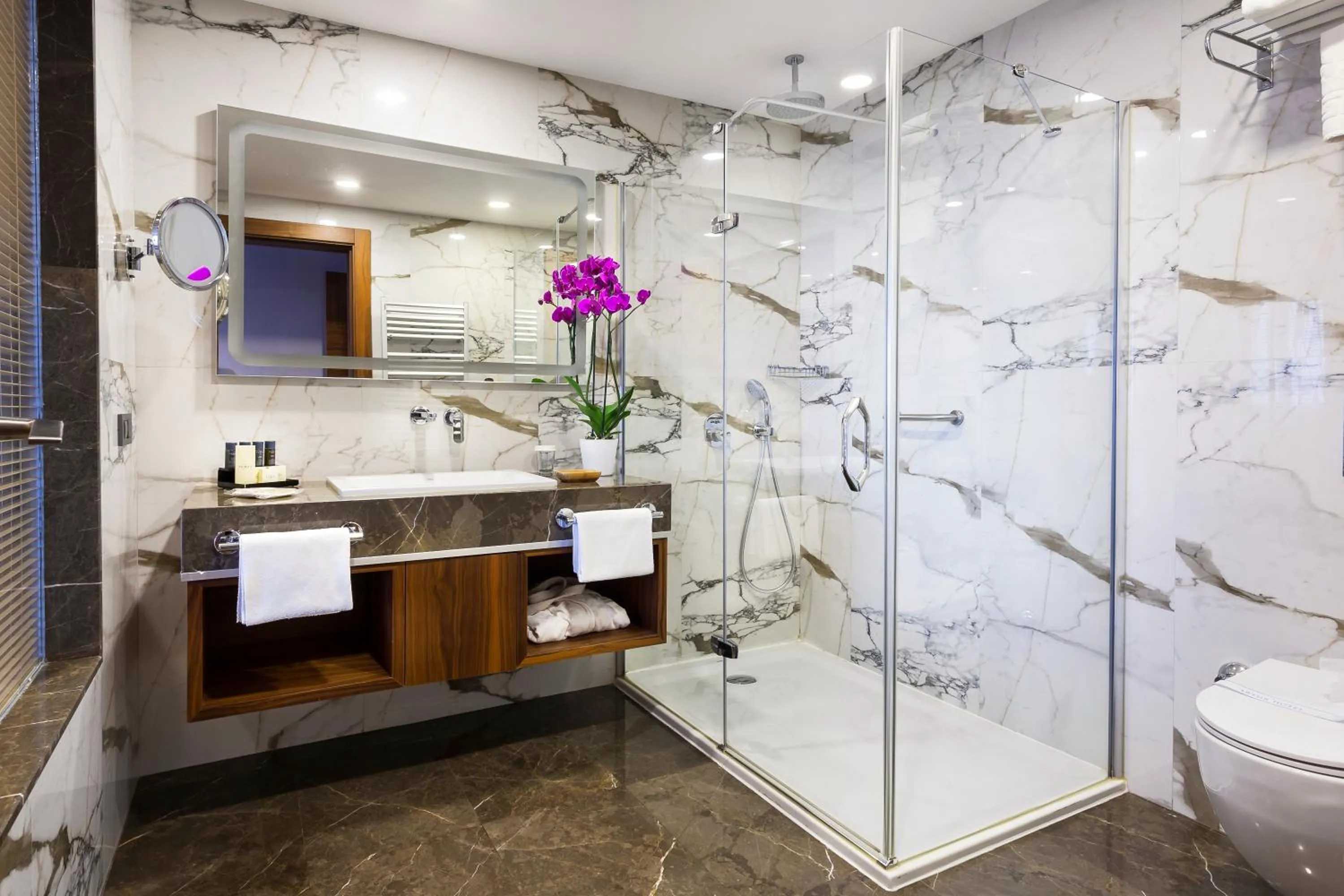 Bathroom in Artur Hotel