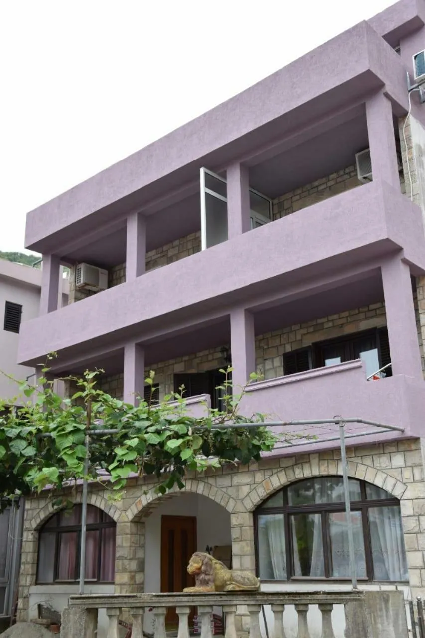 Property building in Apartman Bećir