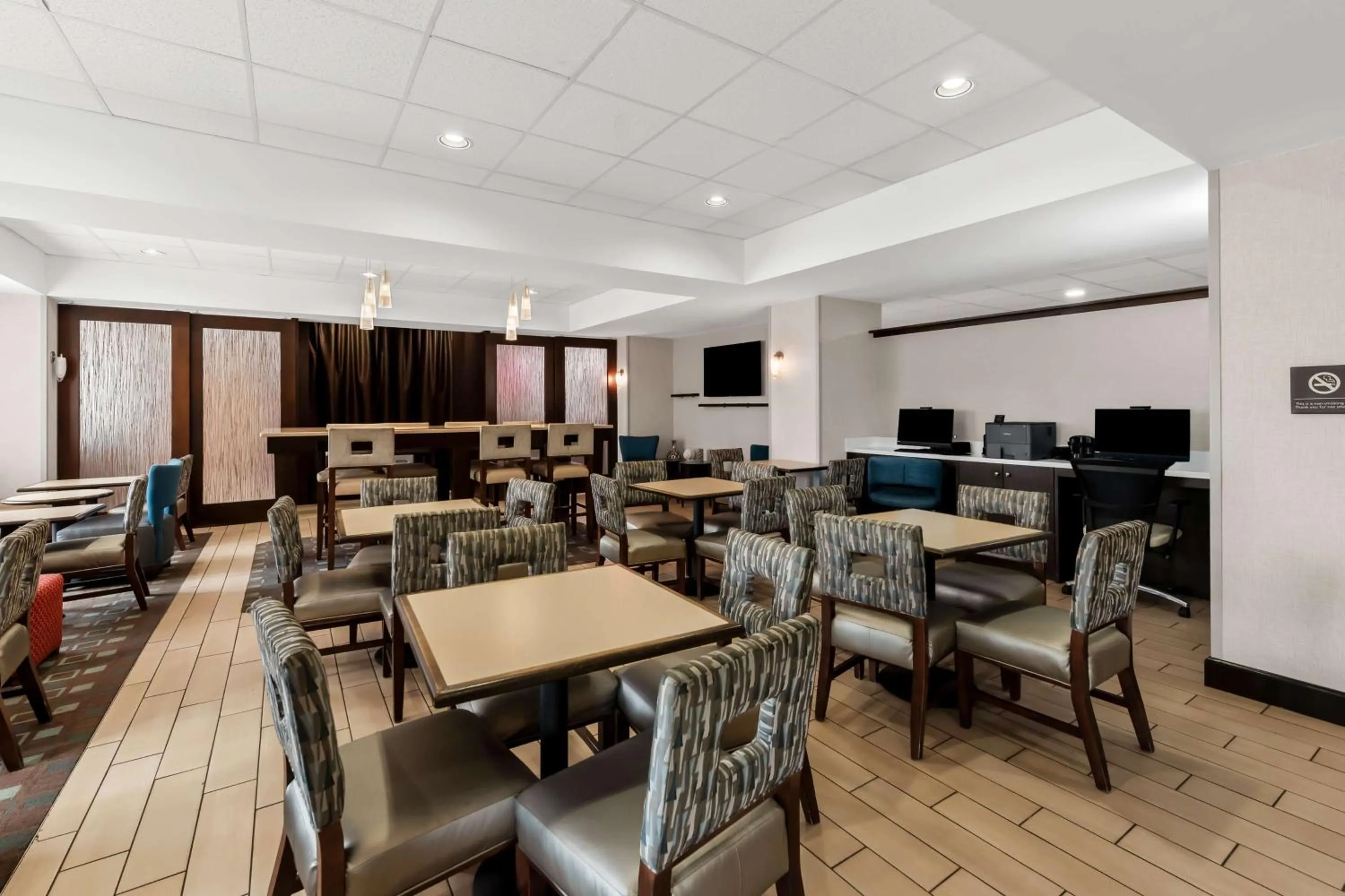 Breakfast in Hampton Inn Pennsville