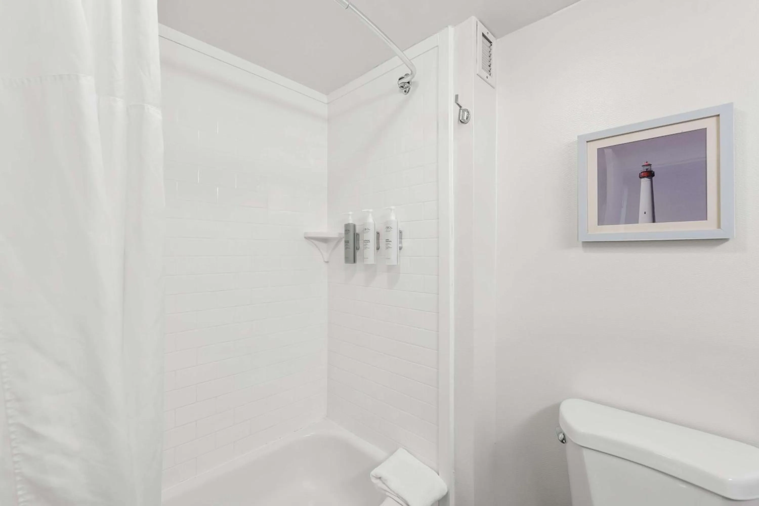 Bathroom in Hampton Inn Pennsville