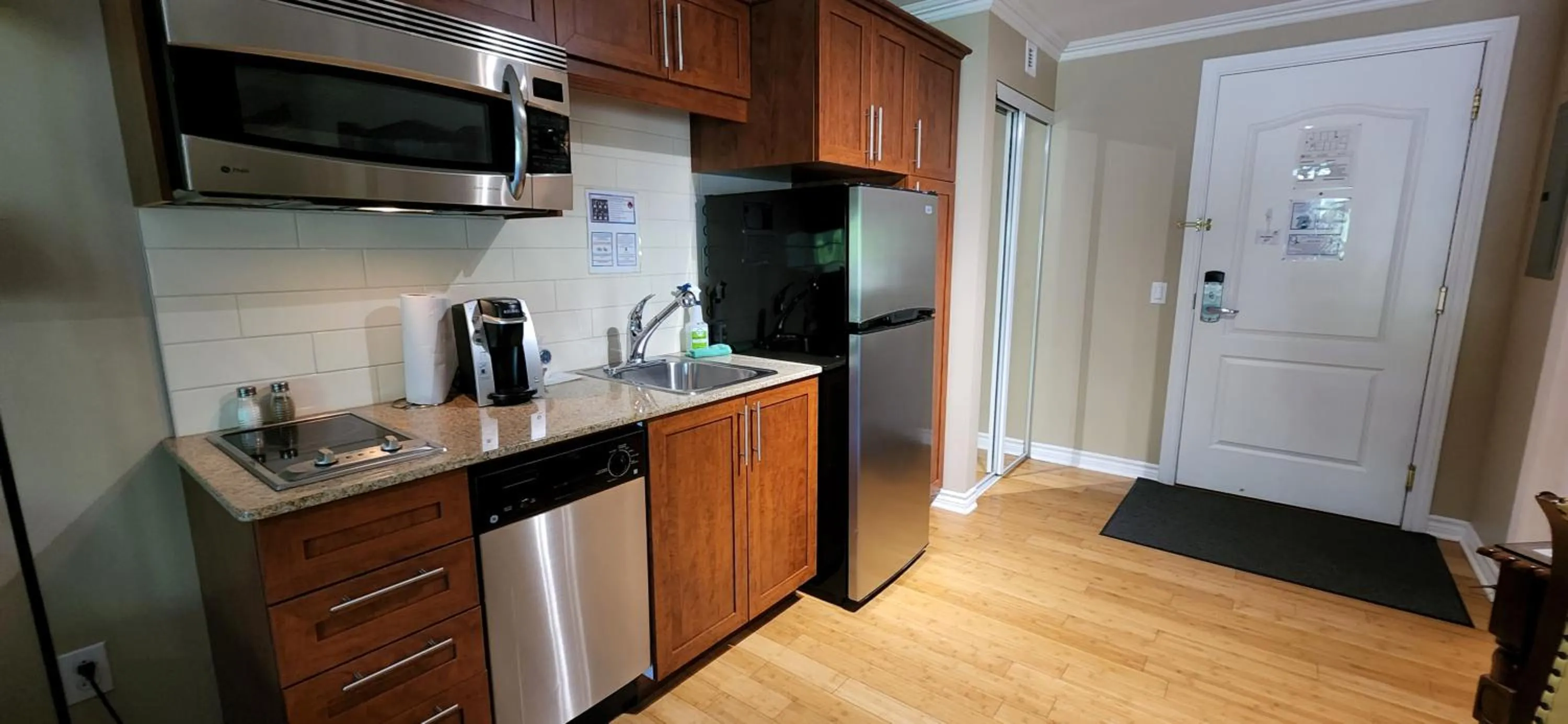 Kitchen or kitchenette, Kitchen/Kitchenette in Hotel St-Sauveur