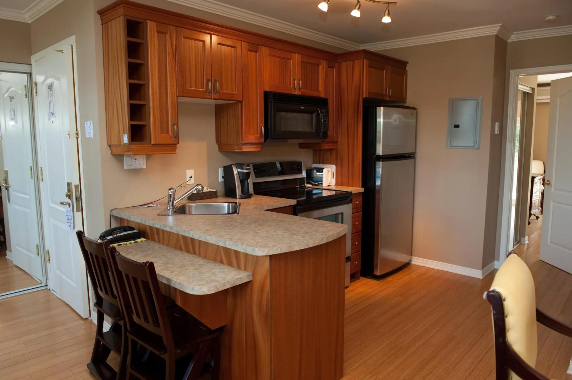 Kitchen or kitchenette, Kitchen/Kitchenette in Hotel St-Sauveur
