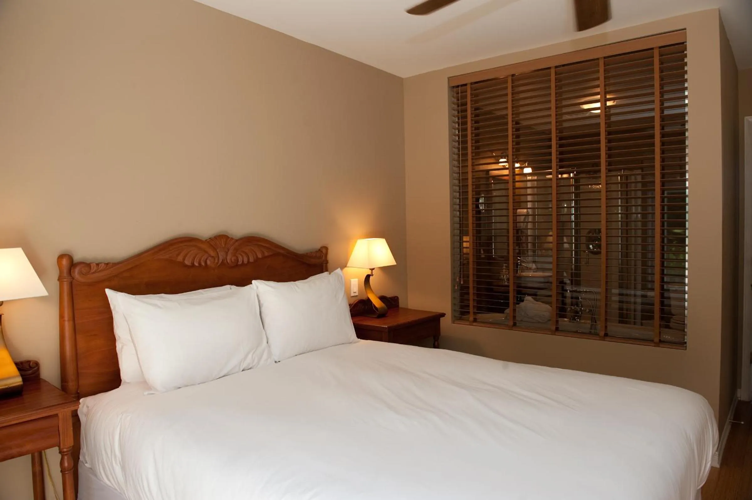 Bed in Hotel St-Sauveur