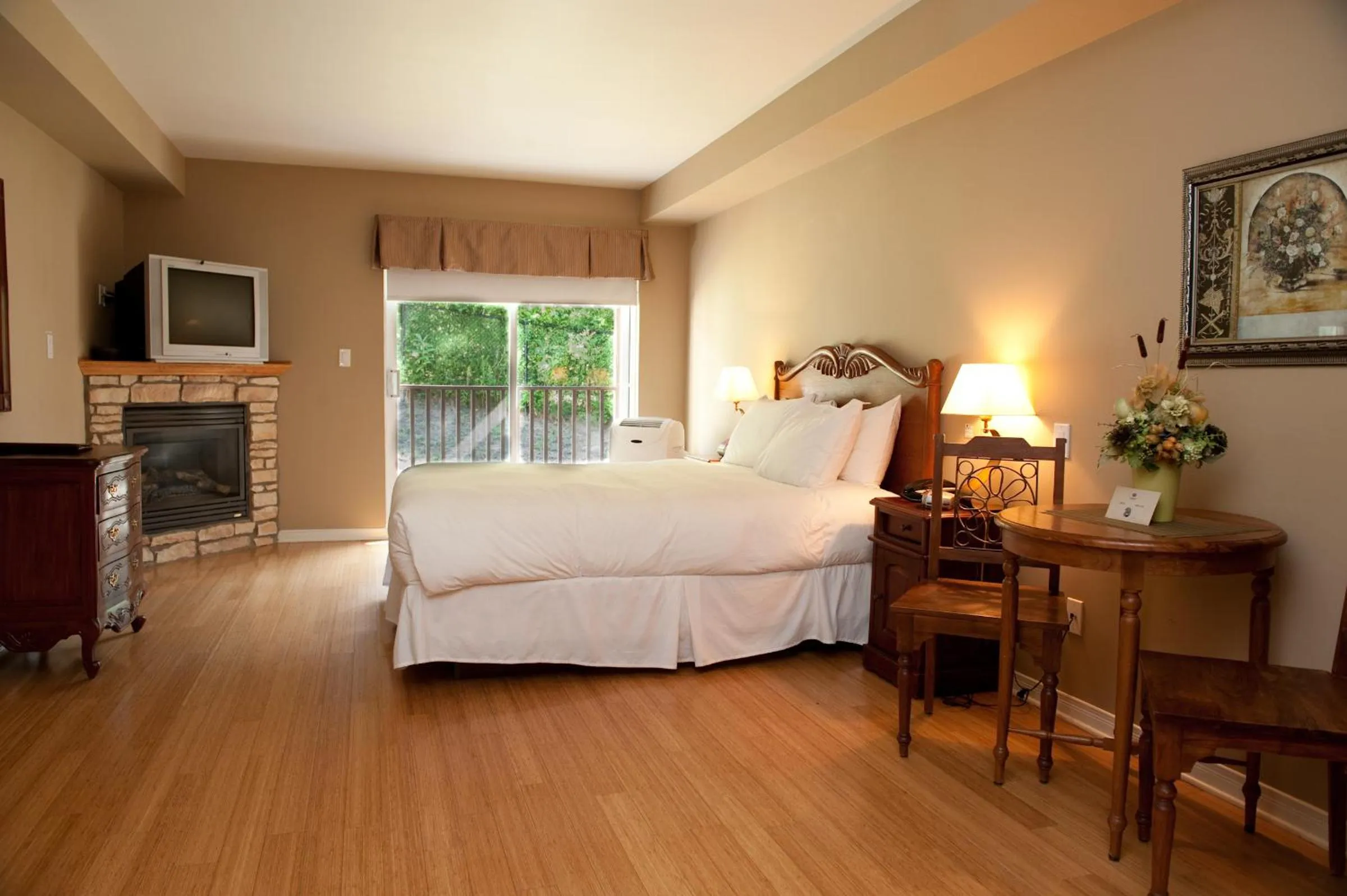 Bed in Hotel St-Sauveur