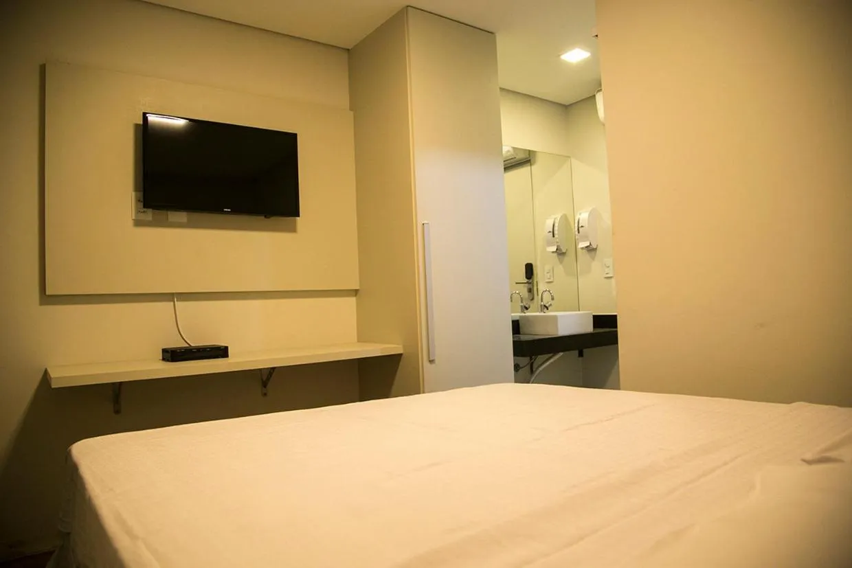 Superior Suite - single occupancy in Ipanema Beach Hostel