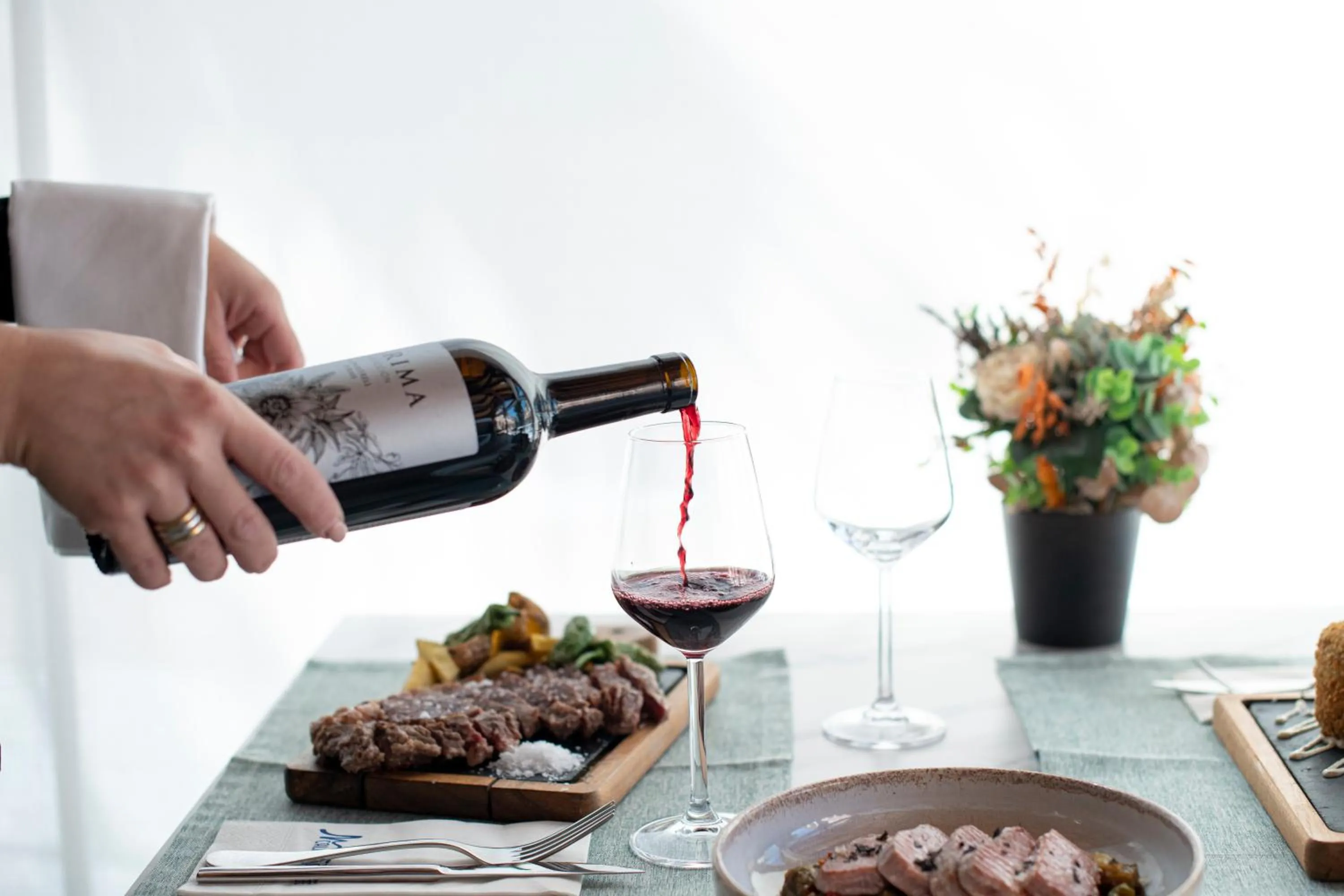 Restaurant/places to eat in Hotel Boutique Calas de Alicante