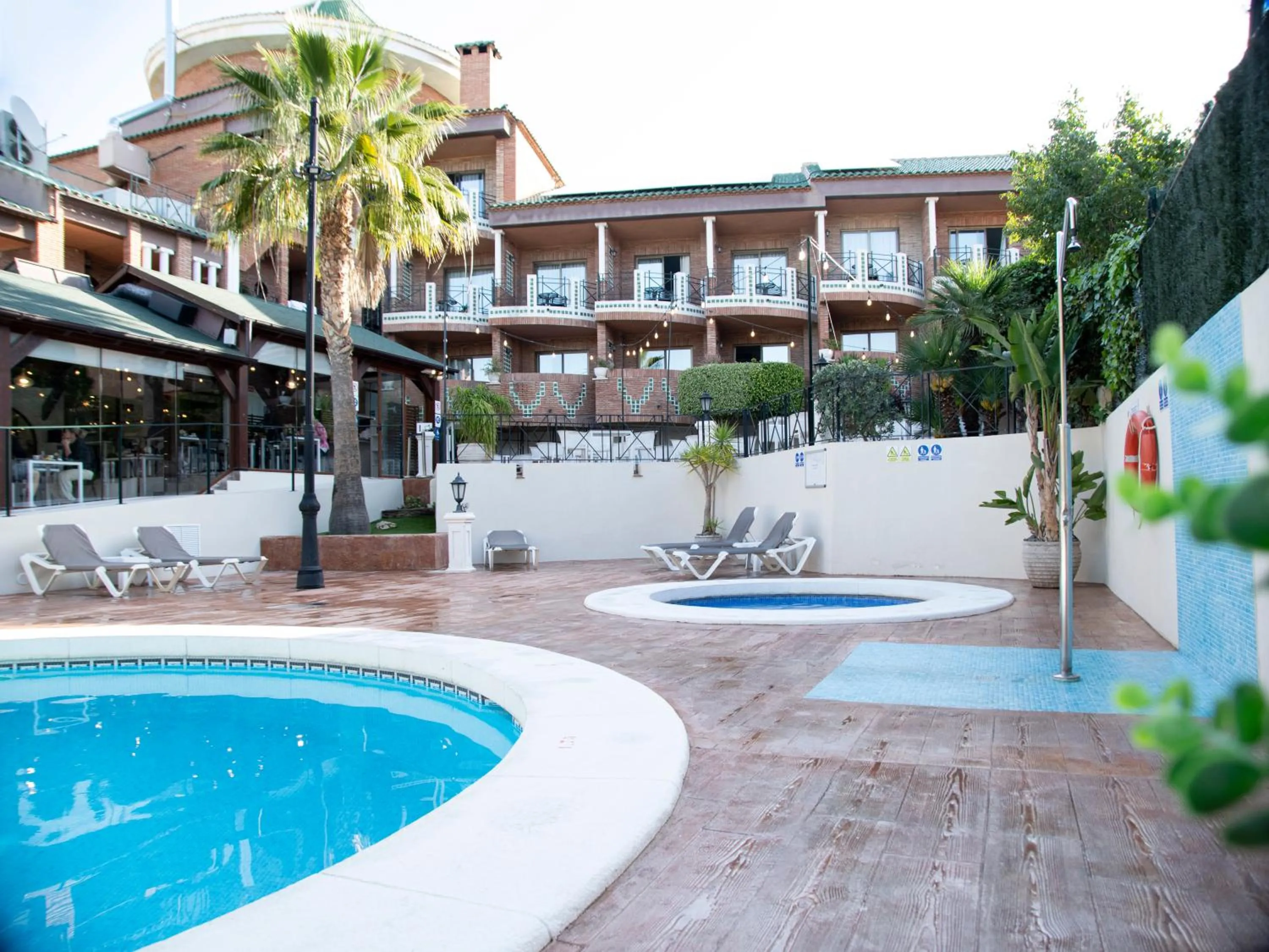 Swimming pool in Hotel Boutique Calas de Alicante