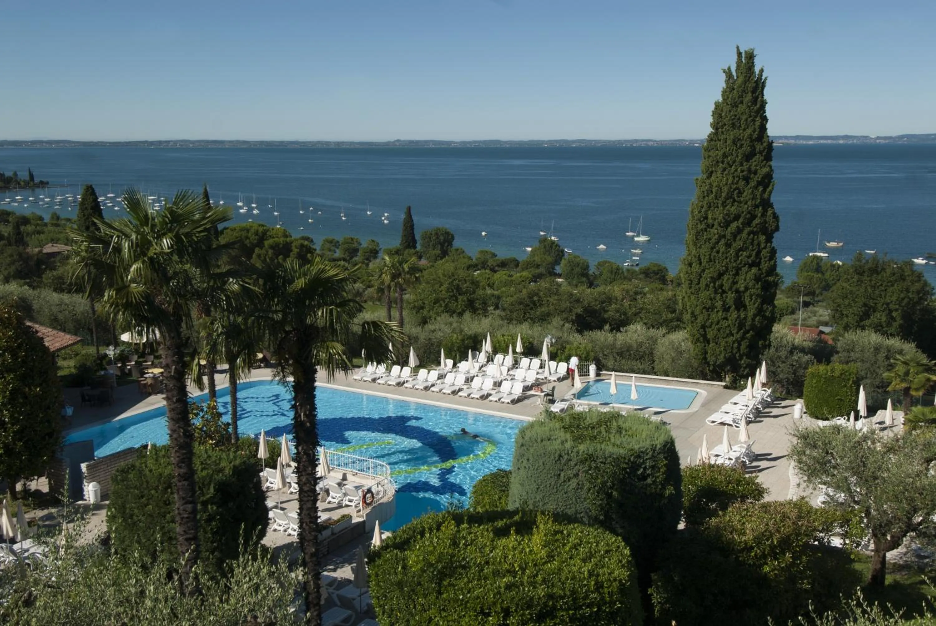 Swimming pool in Residence Arca