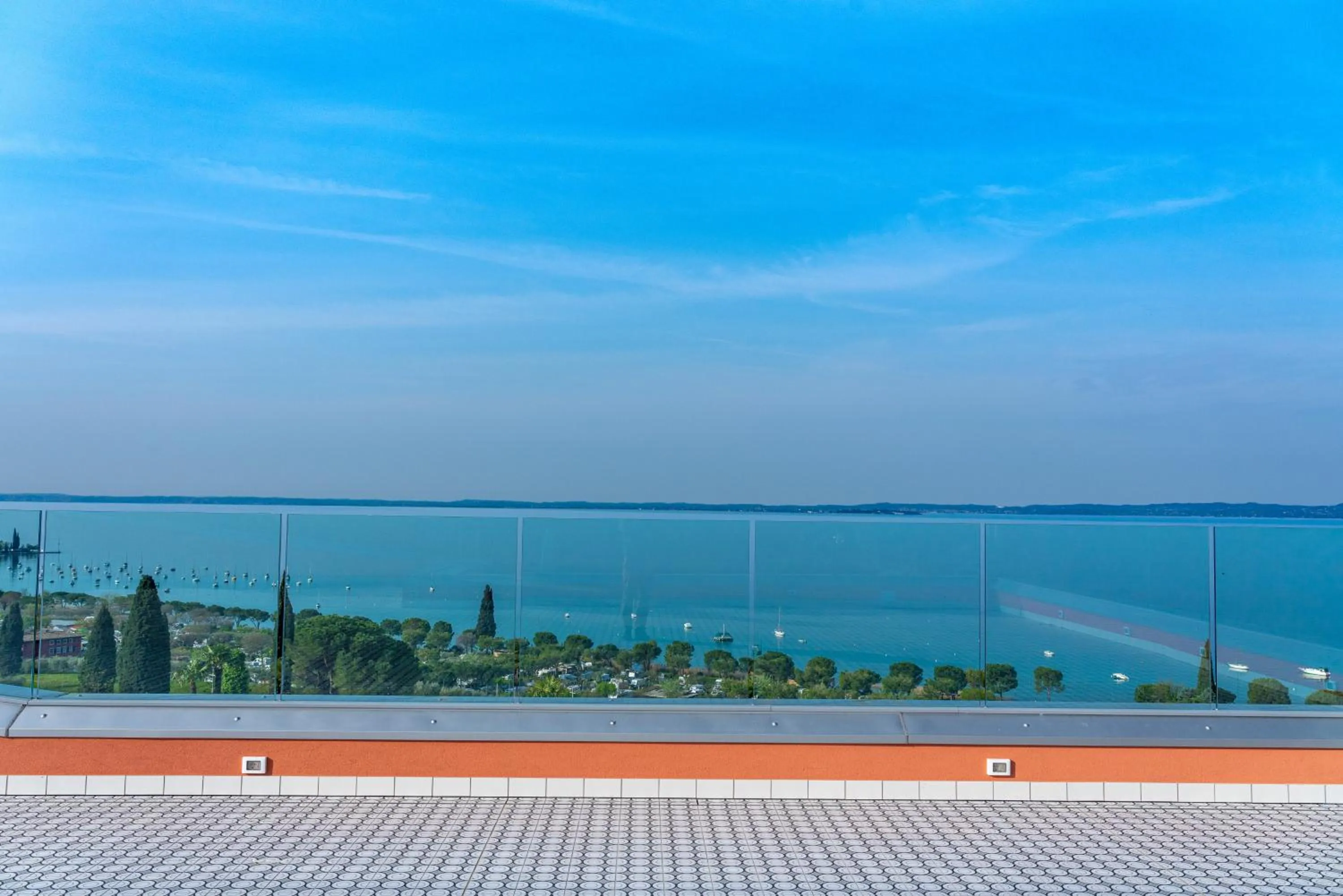 Lake view in Residence Arca