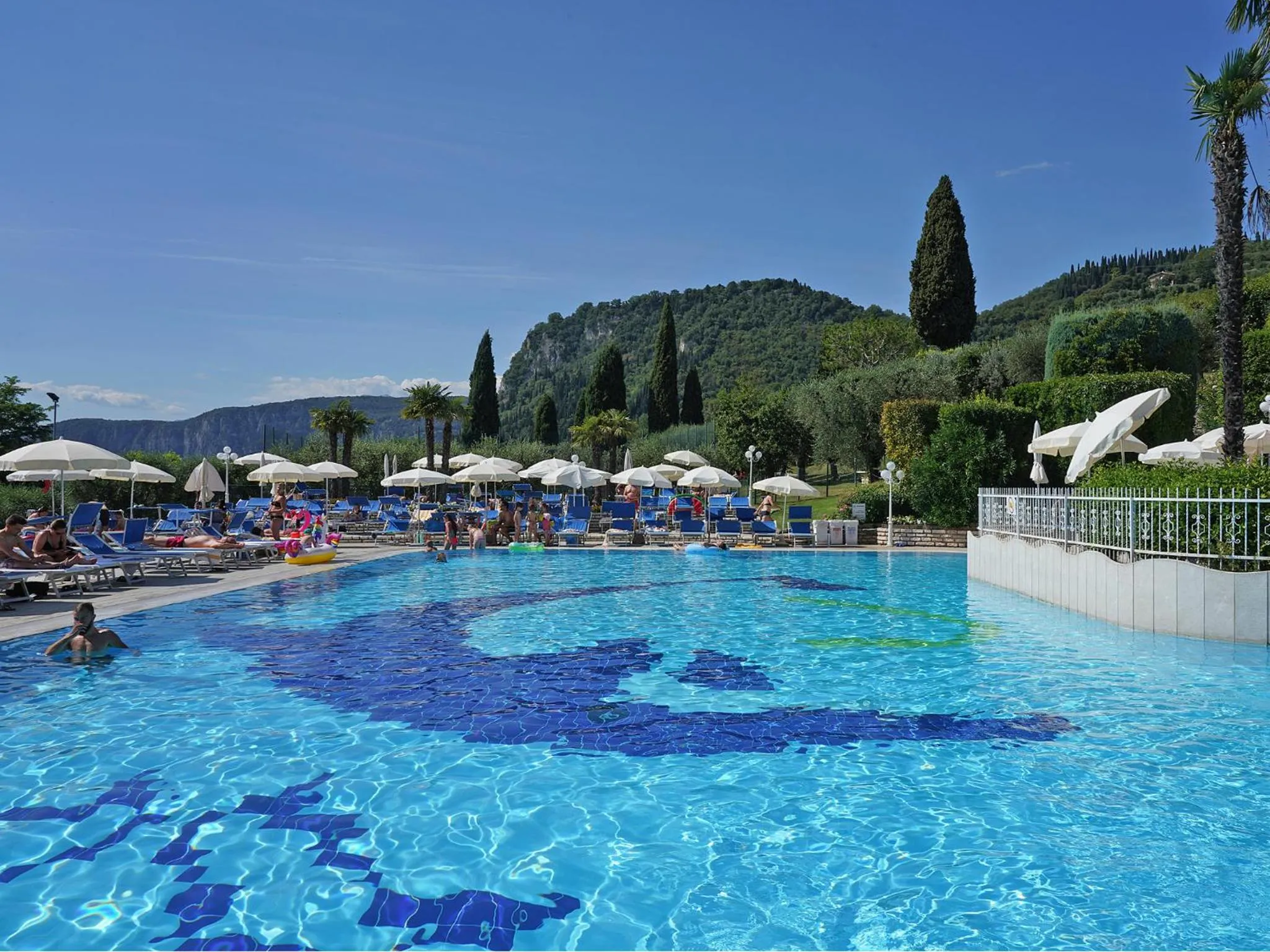 Swimming pool in Residence Arca