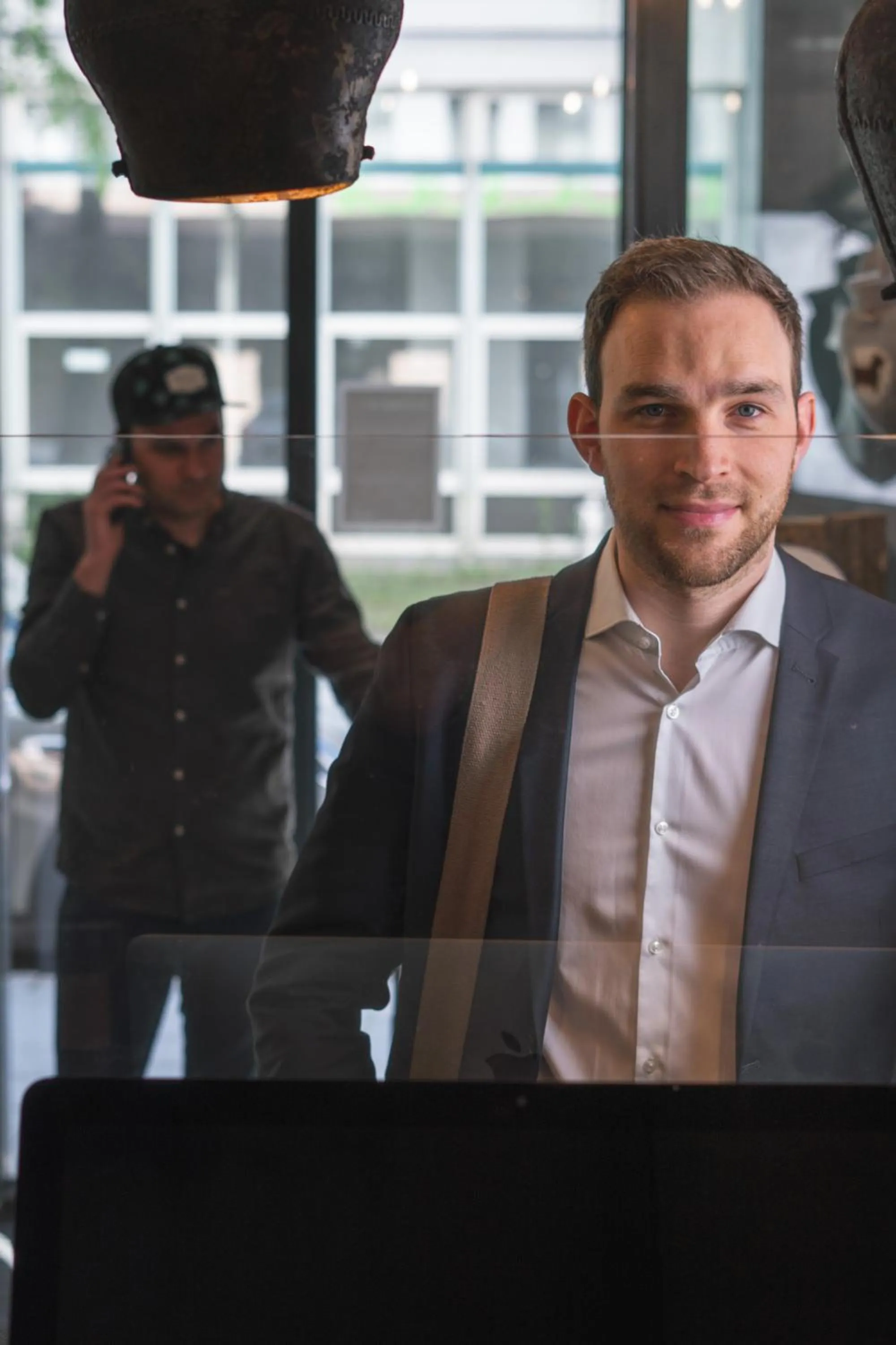 People in Cocoon Hauptbahnhof