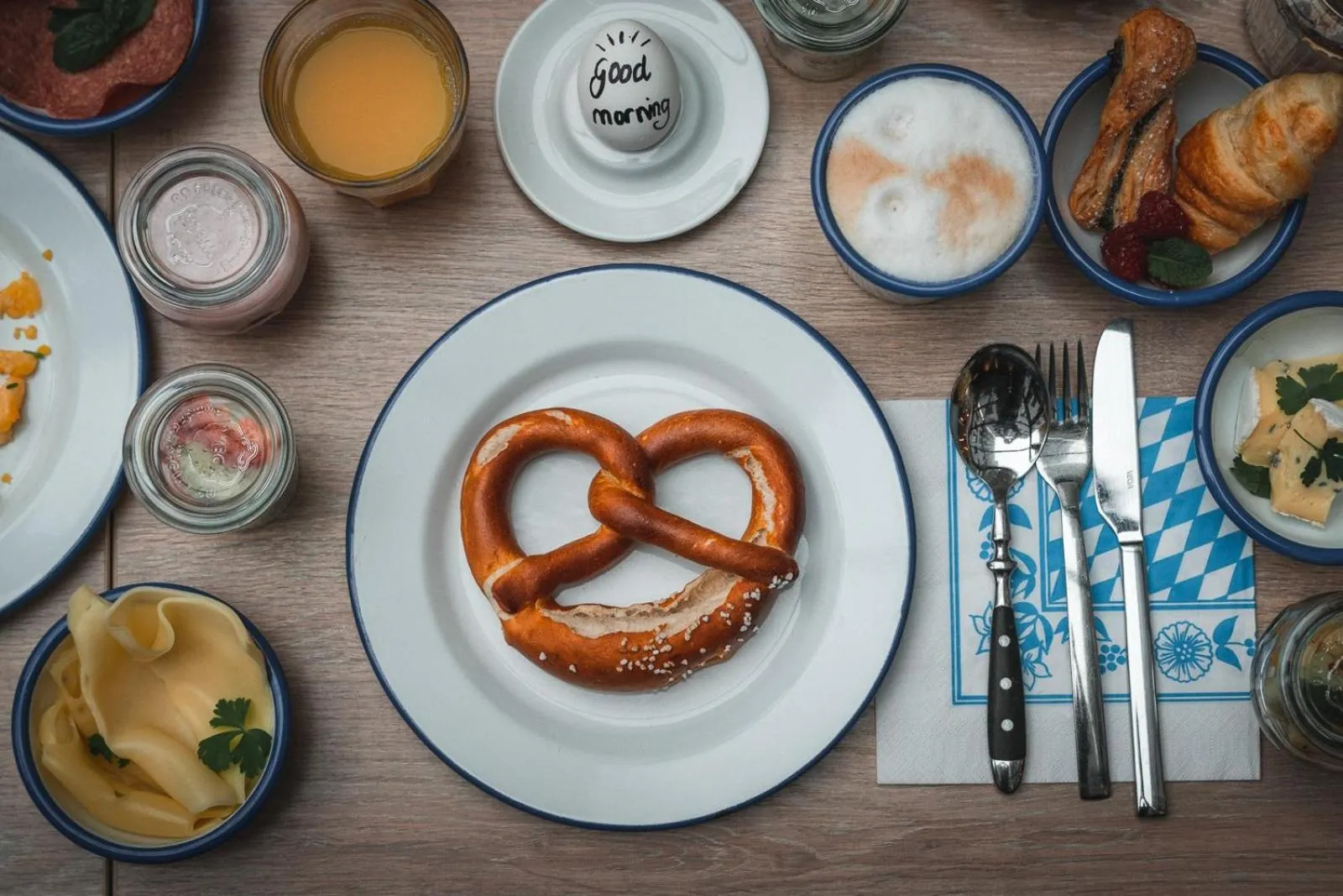 Buffet breakfast in Cocoon Hauptbahnhof