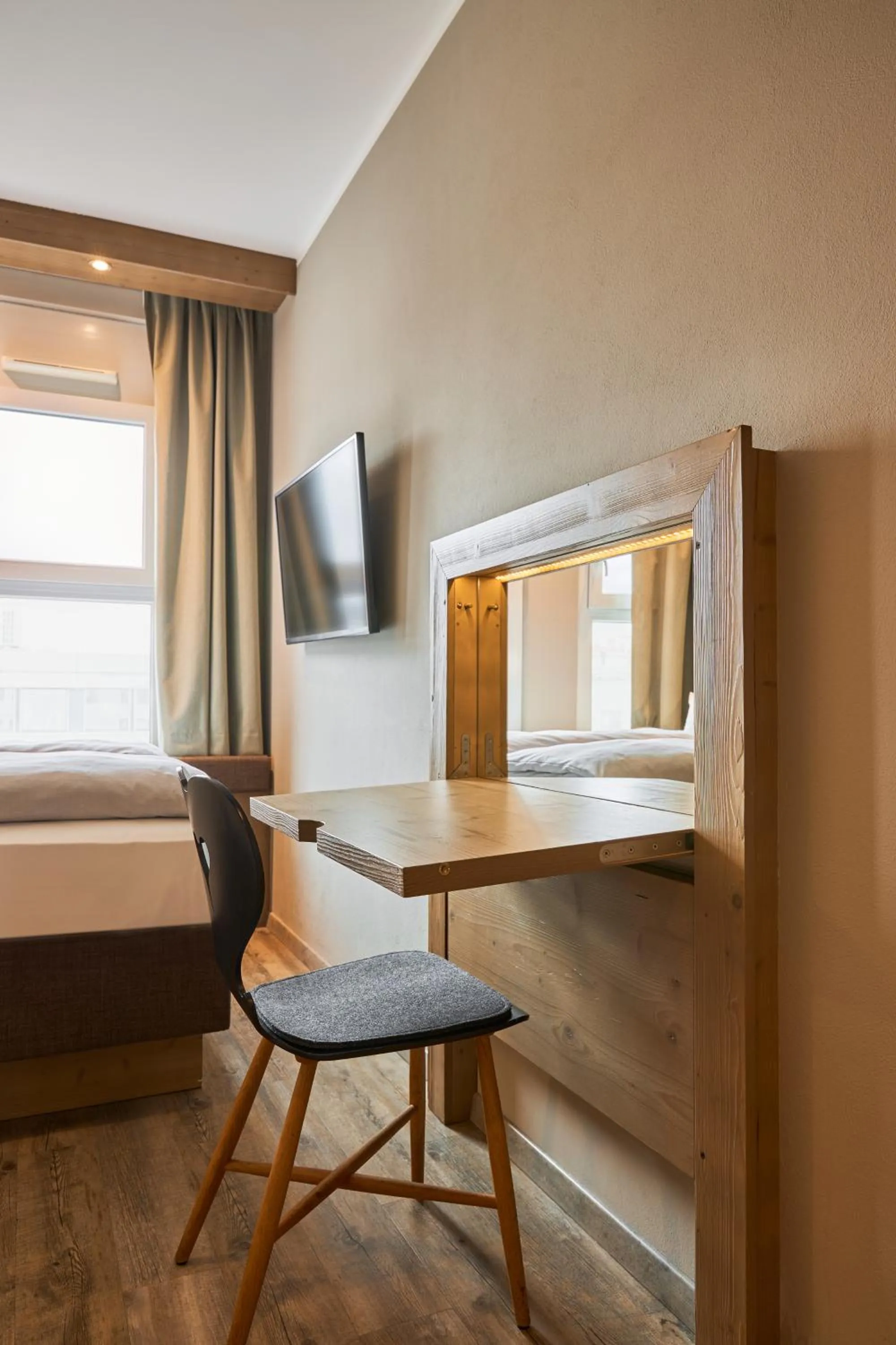 Seating area, Bed in Cocoon Hauptbahnhof