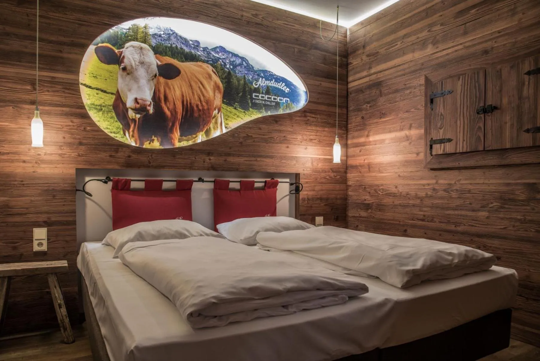 Photo of the whole room, Bed in Cocoon Hauptbahnhof