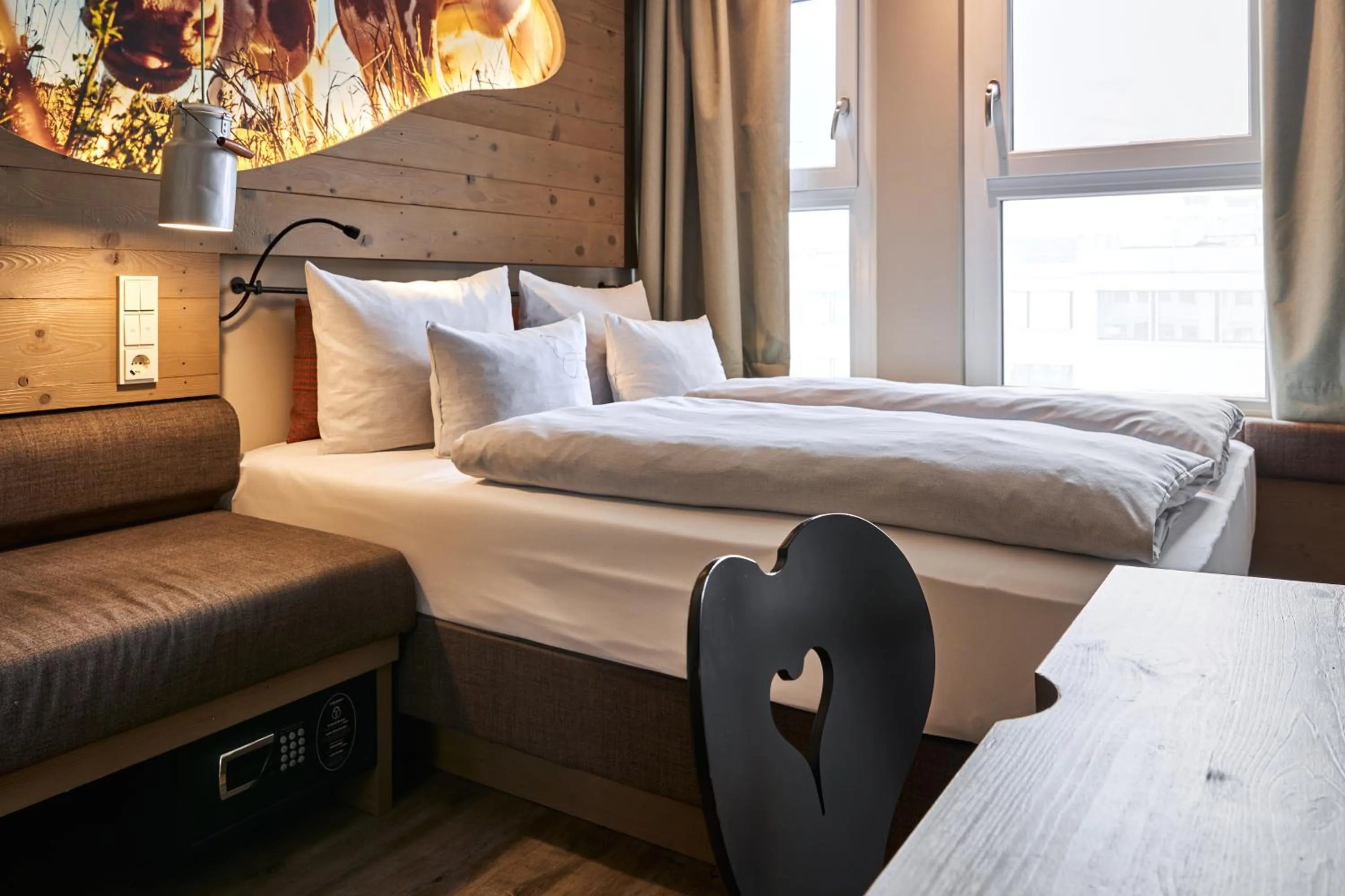 Photo of the whole room, Bed in Cocoon Hauptbahnhof