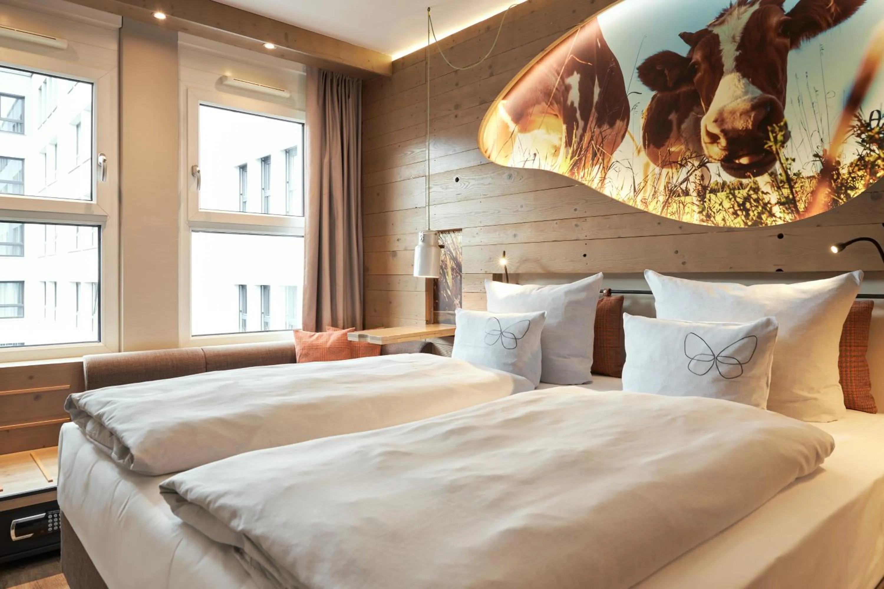 Photo of the whole room, Bed in Cocoon Hauptbahnhof