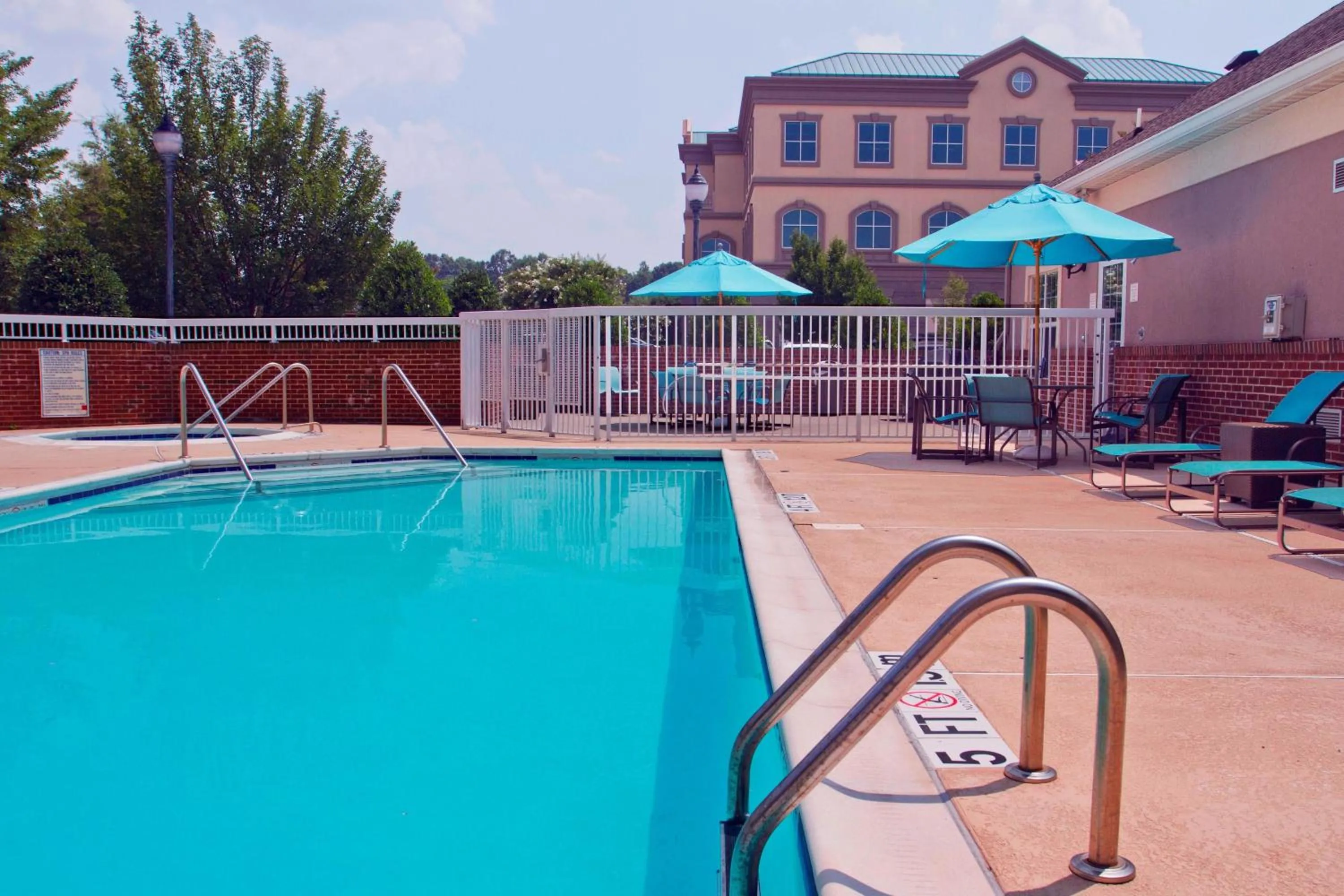 Swimming pool in Residence Inn by Marriott Lake Norman