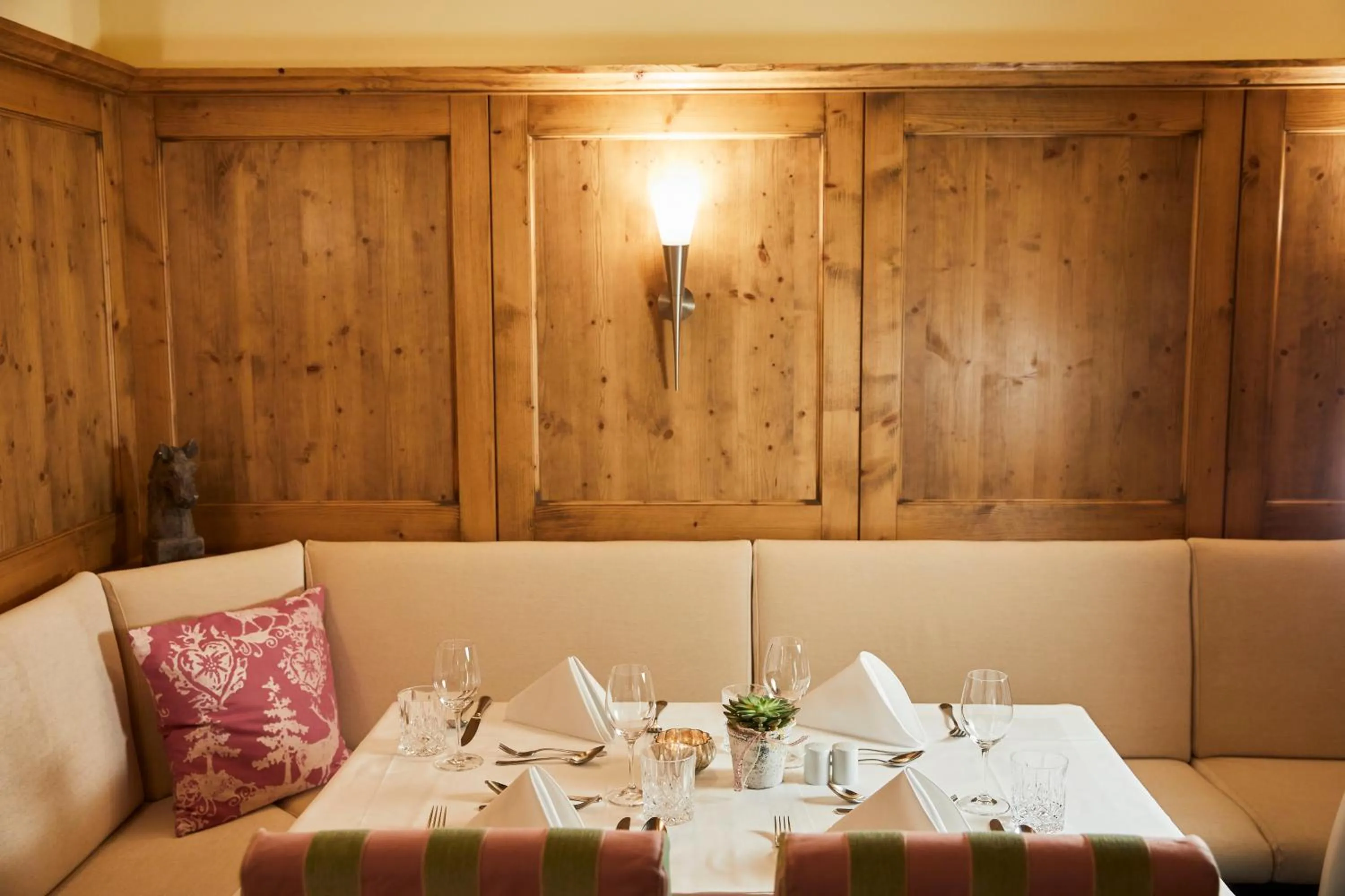 Restaurant/places to eat in Hotel & Restaurant Stern