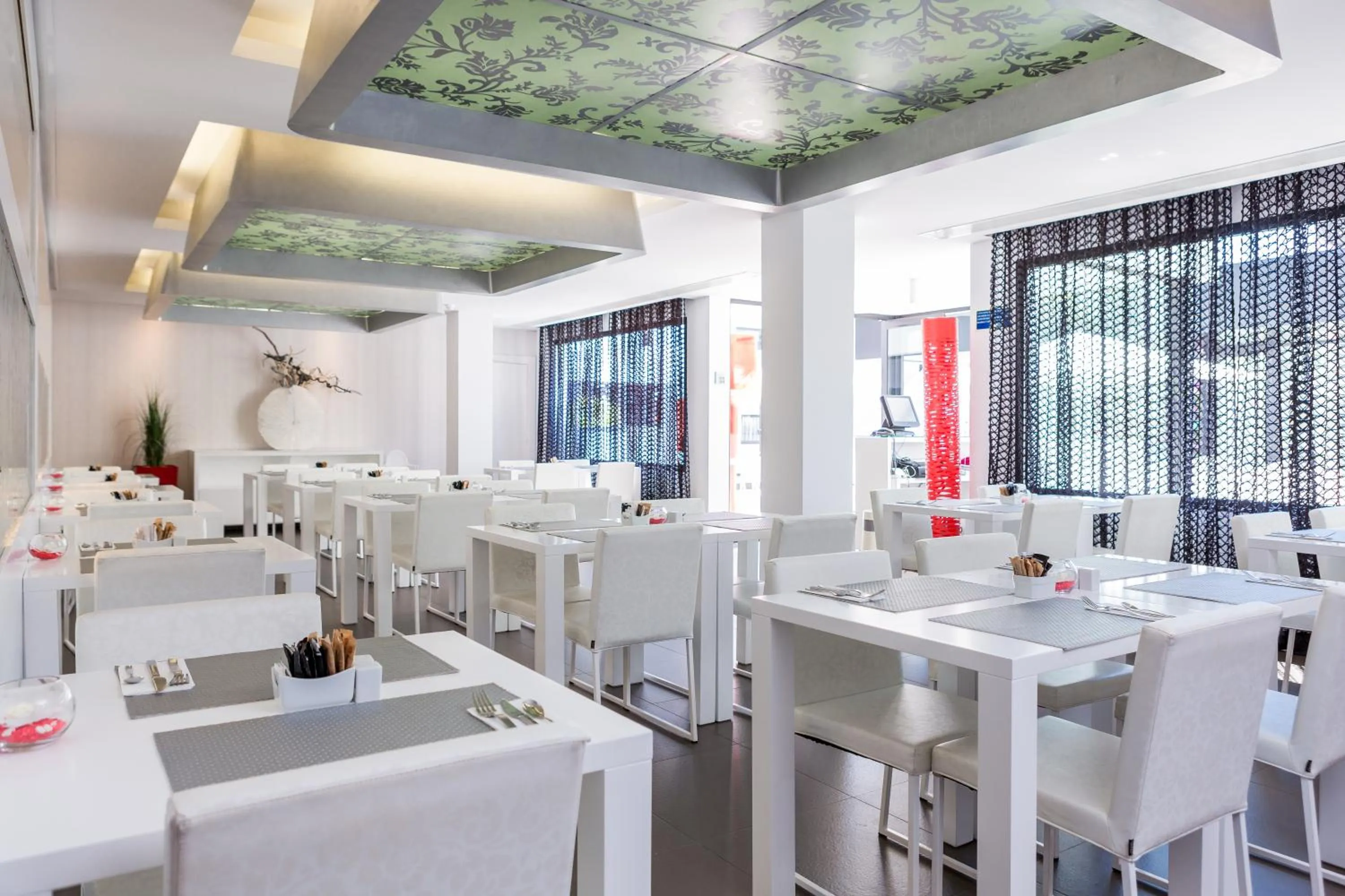 Restaurant/places to eat in Migjorn Ibiza Suites & Spa